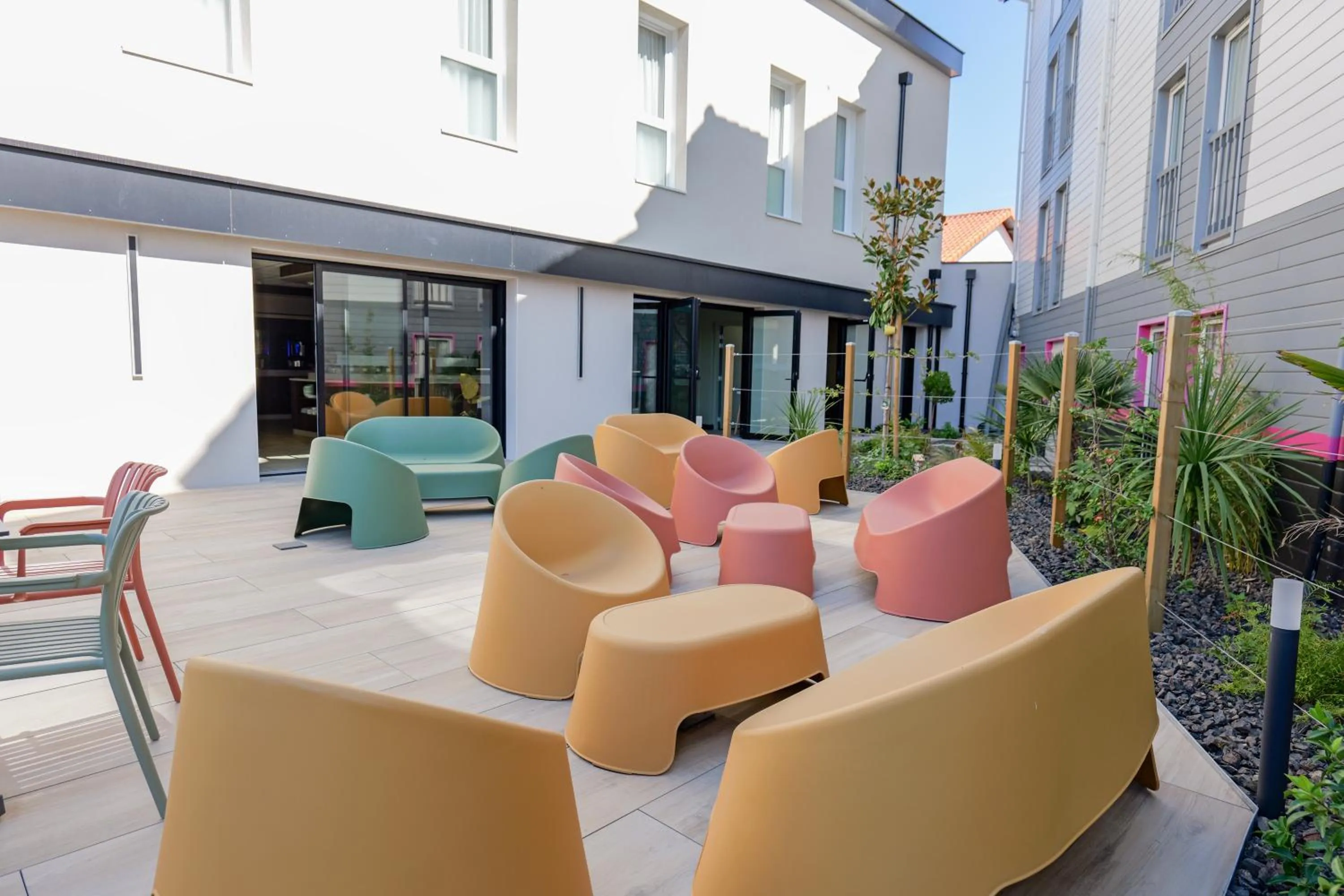 Balcony/Terrace in Hôtel Le Kennedy, Clermont-Ferrand, The Originals Relais