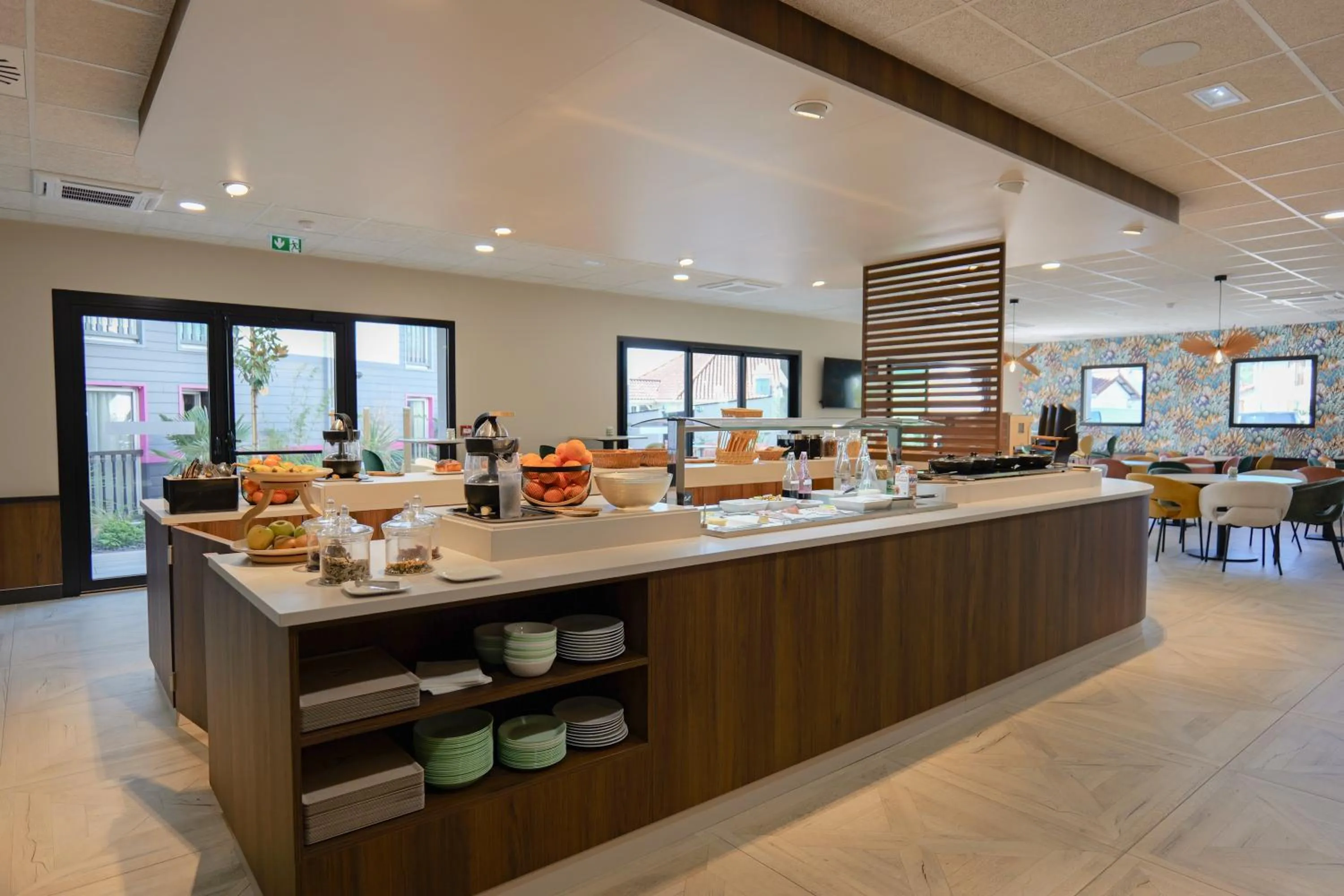 Buffet breakfast in Hôtel Le Kennedy, Clermont-Ferrand, The Originals Relais