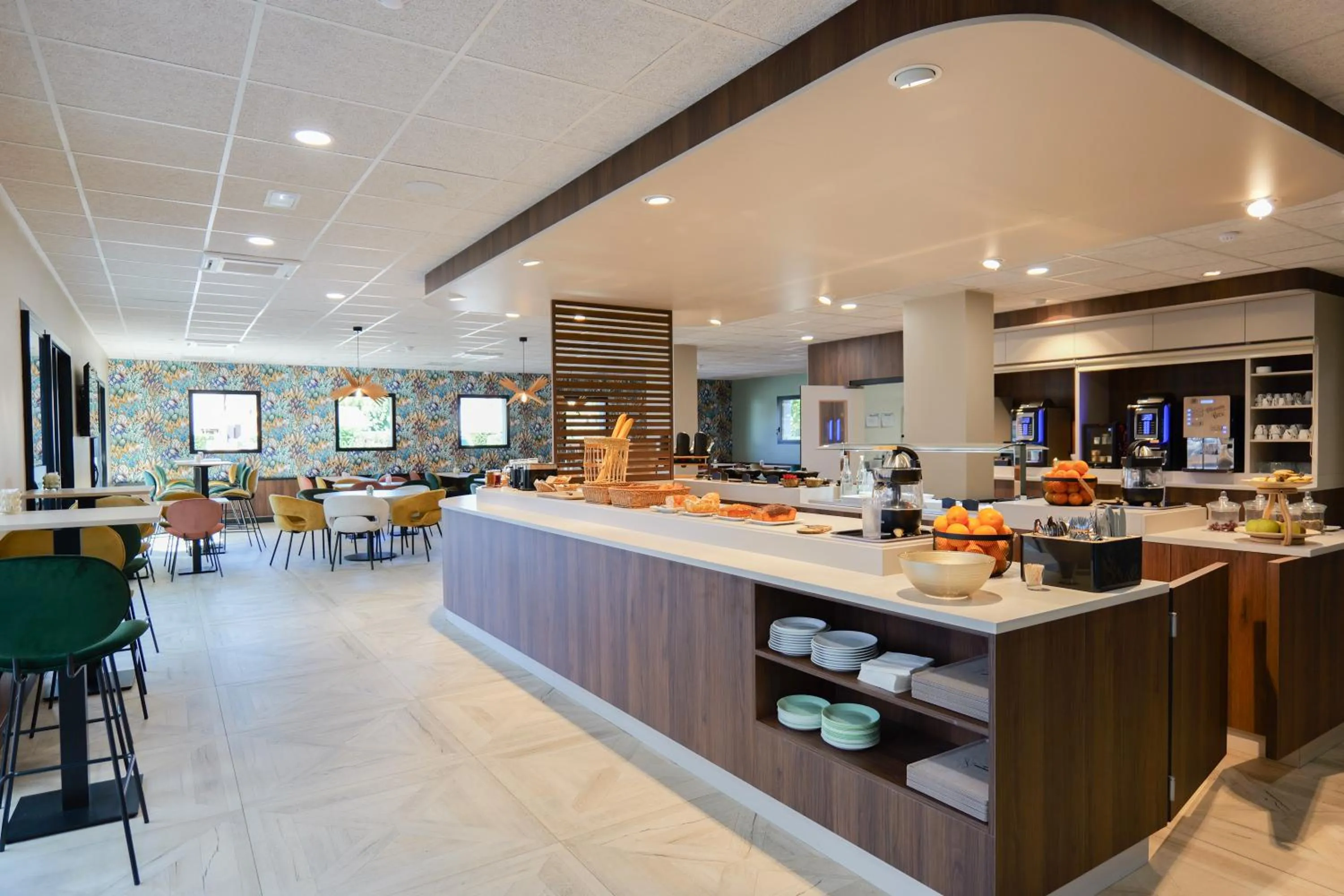 Buffet breakfast in Hôtel Le Kennedy, Clermont-Ferrand, The Originals Relais