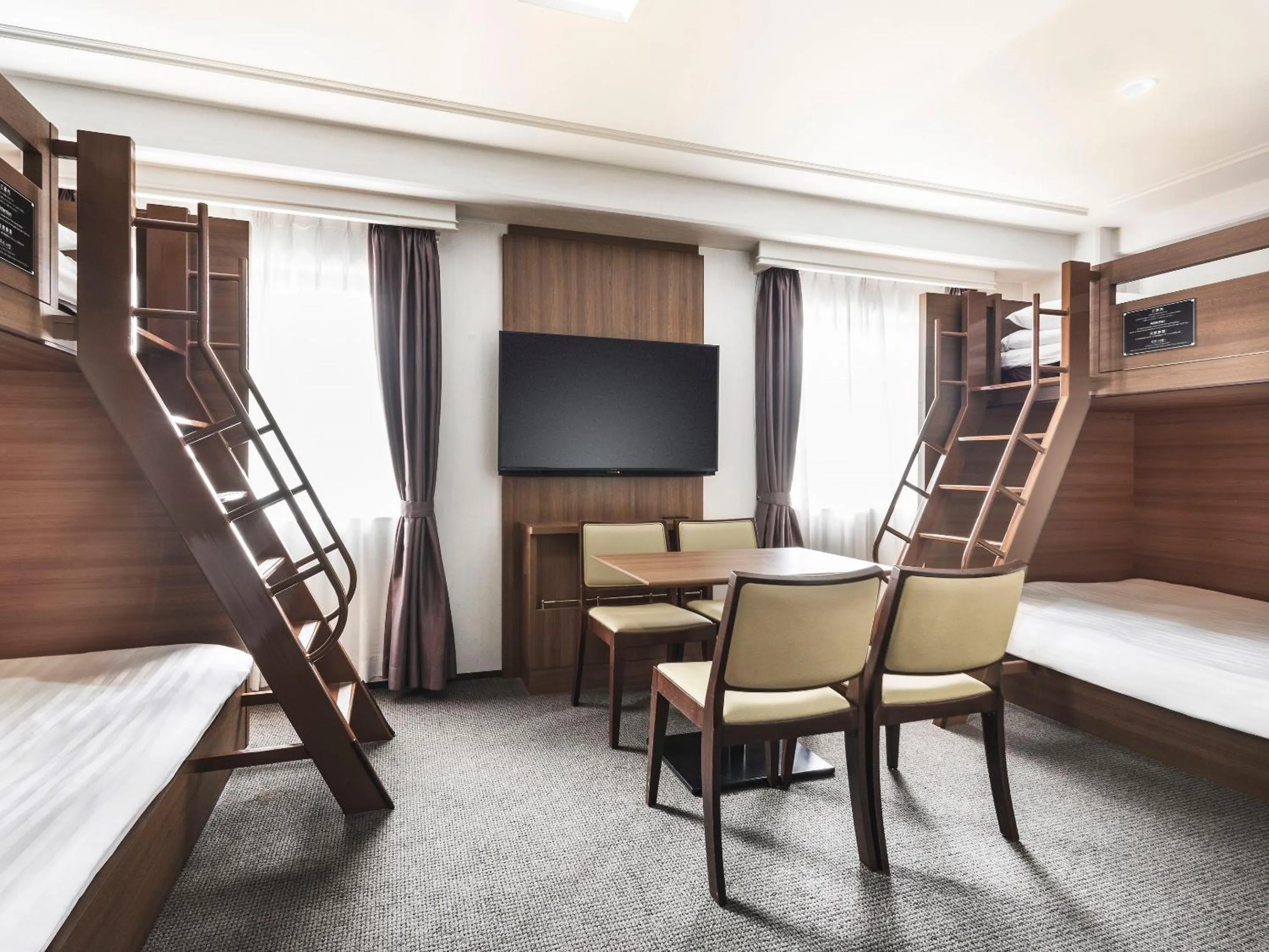 Photo of the whole room, Bed in Hotel New Hankyu Osaka Annex