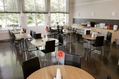 Restaurant/places to eat in Vandrarhem Svanen
