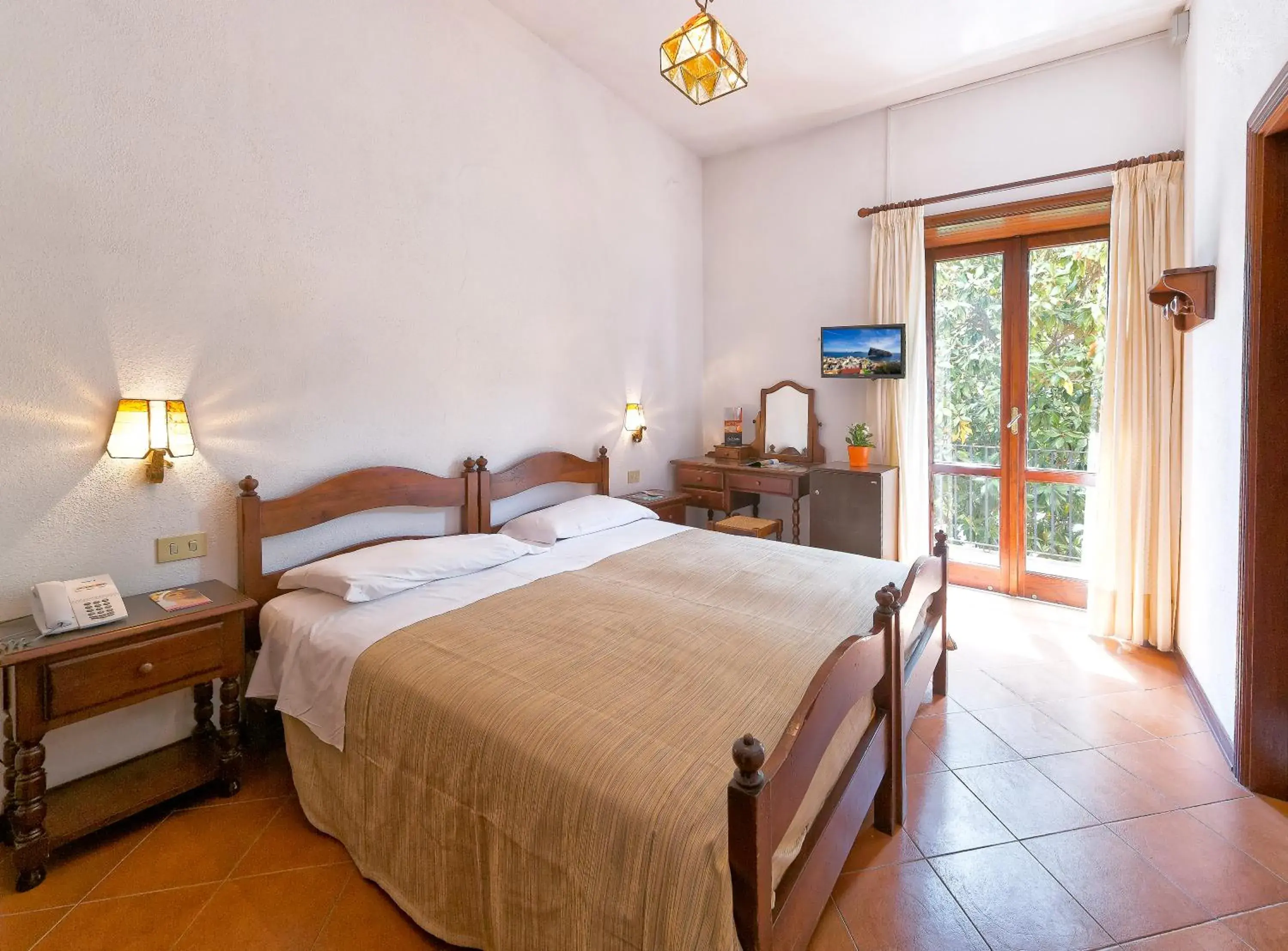 Economy Double or Twin Room in Hotel San Valentino Terme Economy Double or Twin Room in Hotel San Valentino Terme