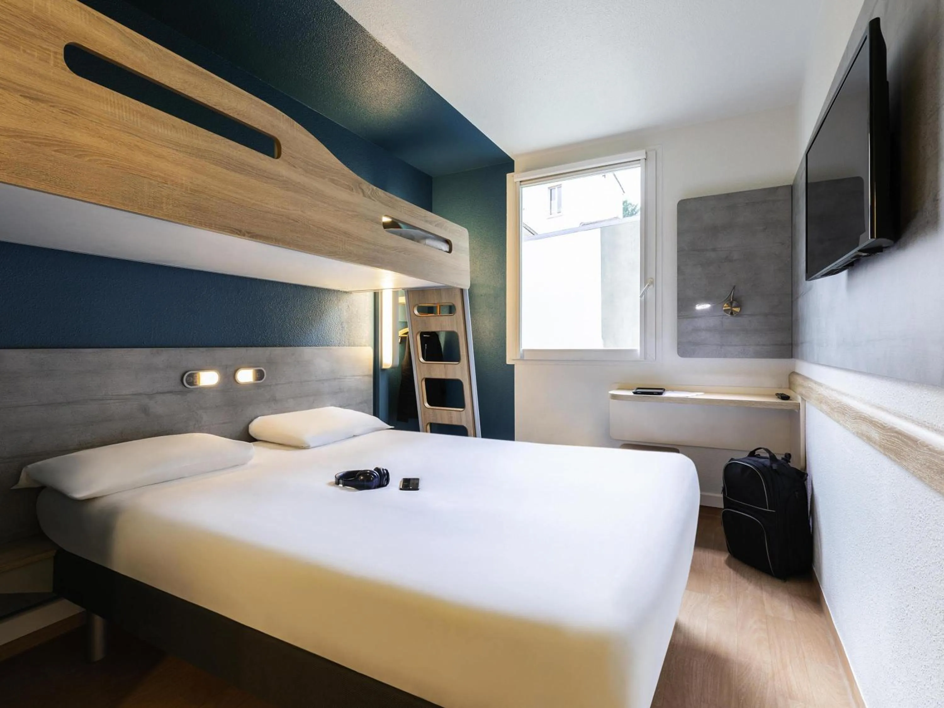 Bedroom, Bed in ibis budget Bordeaux Centre - Gare Saint Jean