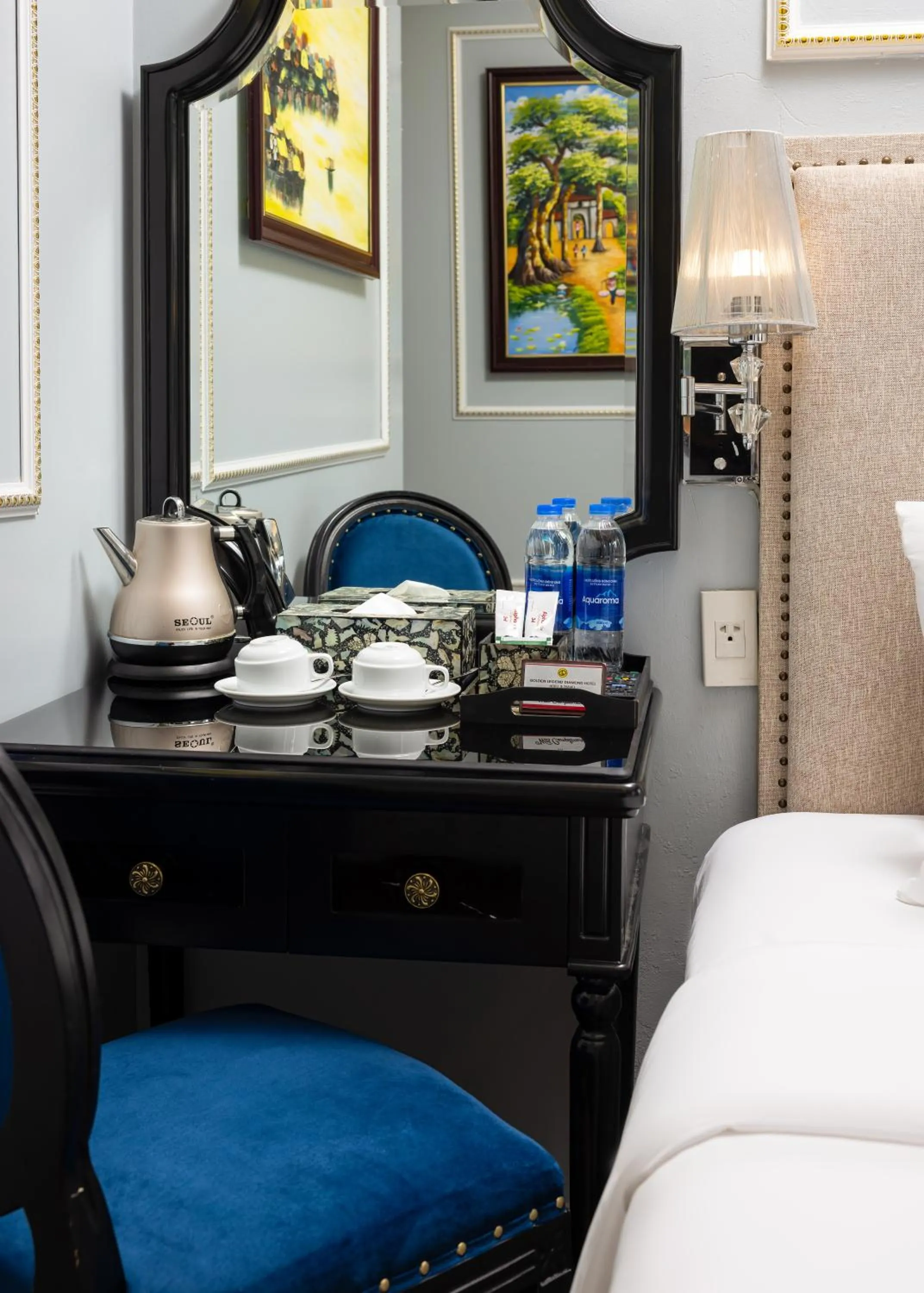 Coffee/tea facilities, Bed in Golden Legend Boutique Hotel