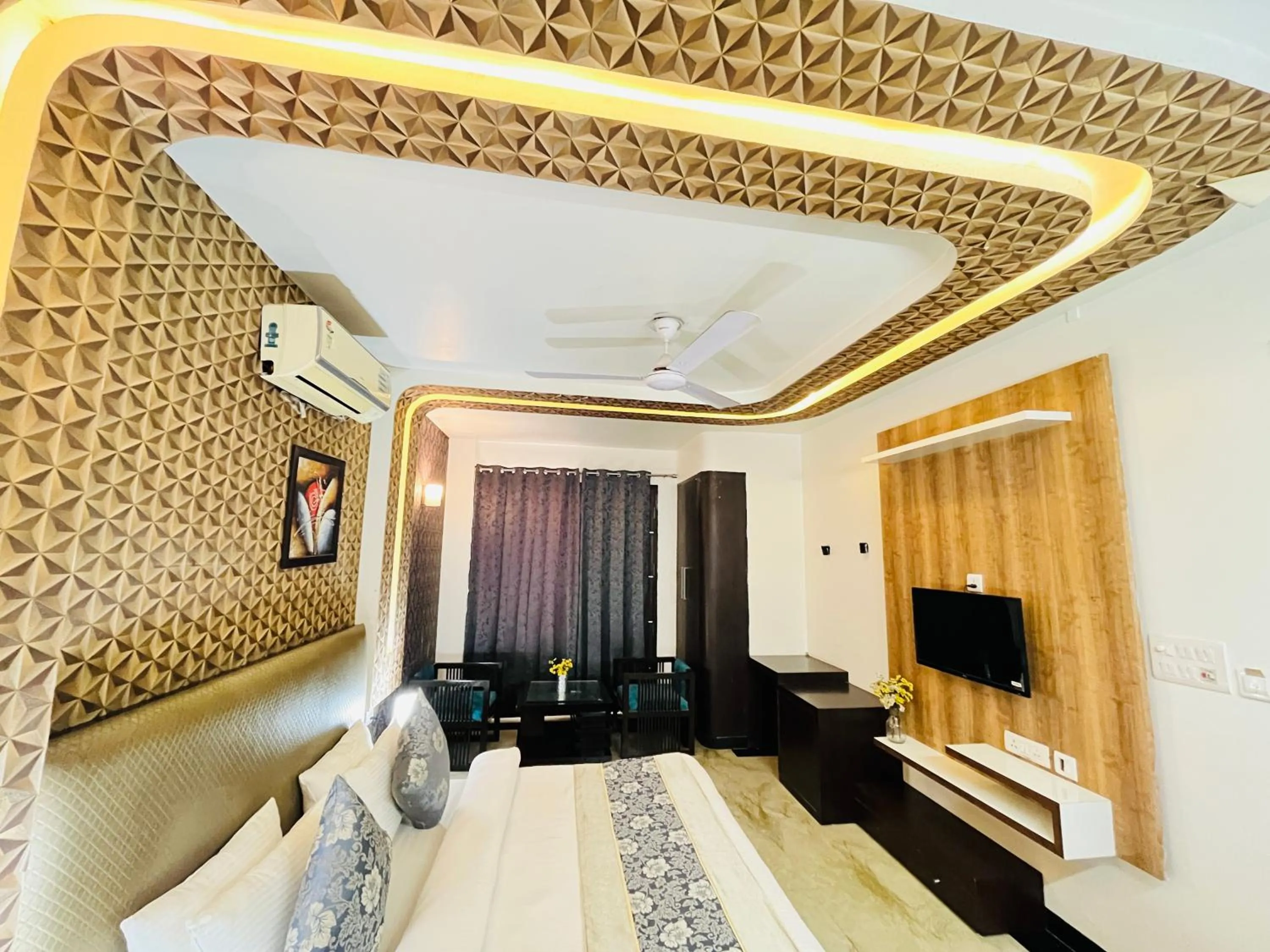 Bedroom, Bed in Hotel Dayal Regency near IMT Chowk Manesar, Manesar