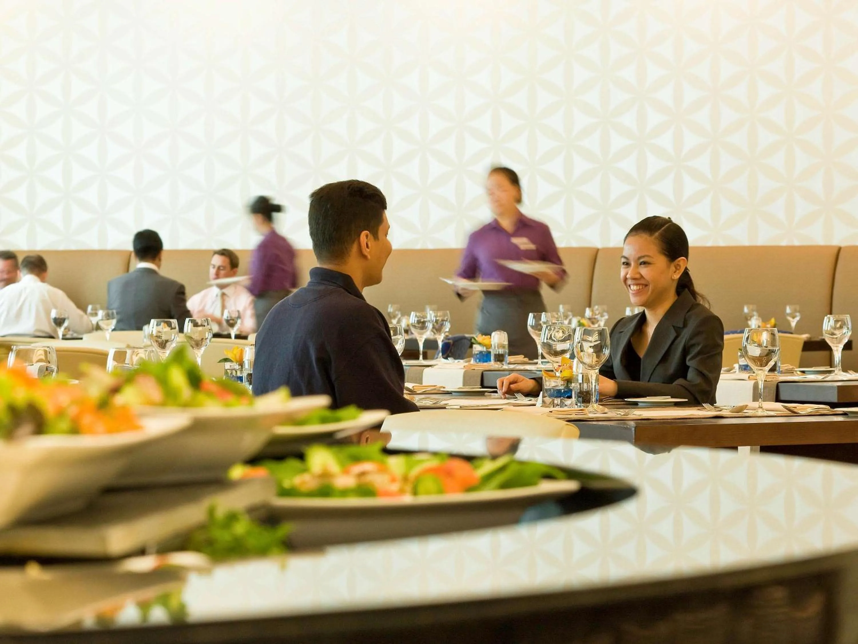 Restaurant/places to eat in Novotel Deira Creekside Dubai