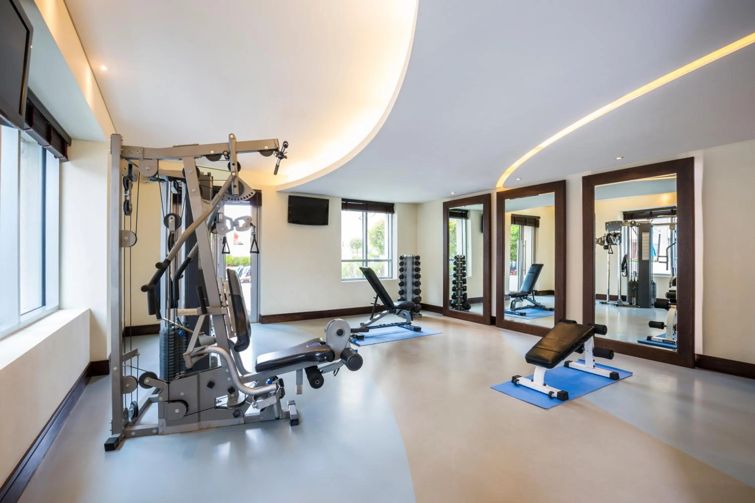 Fitness centre/facilities in Novotel Deira Creekside Dubai