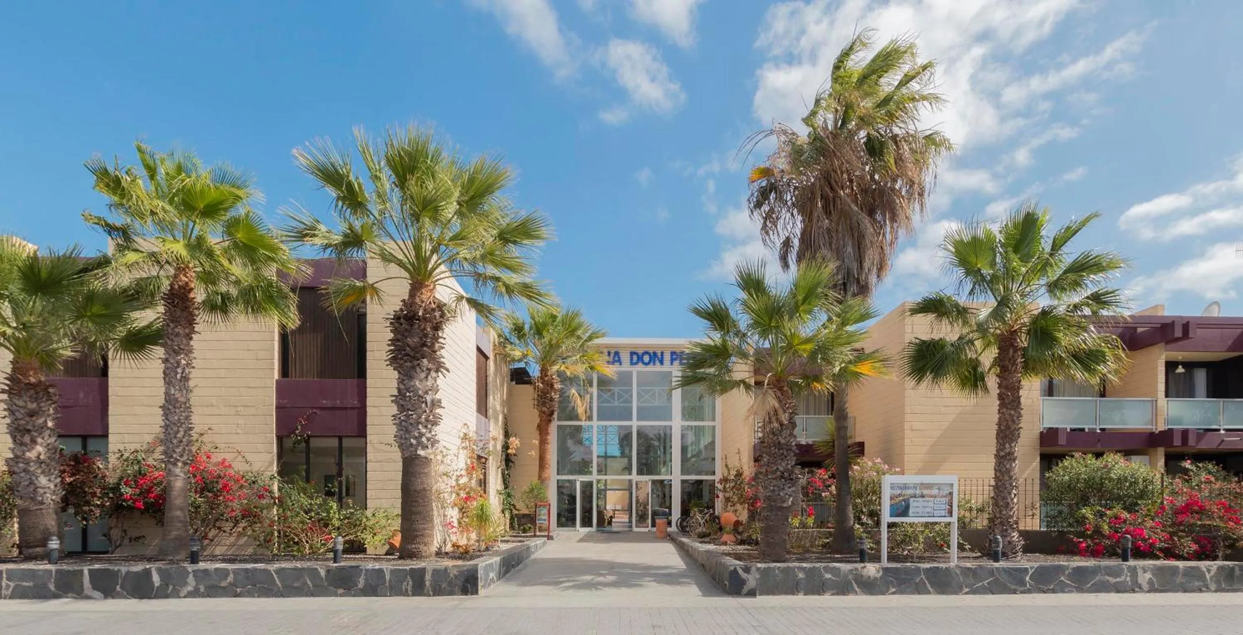 Facade/entrance in Hotel Palia Don Pedro