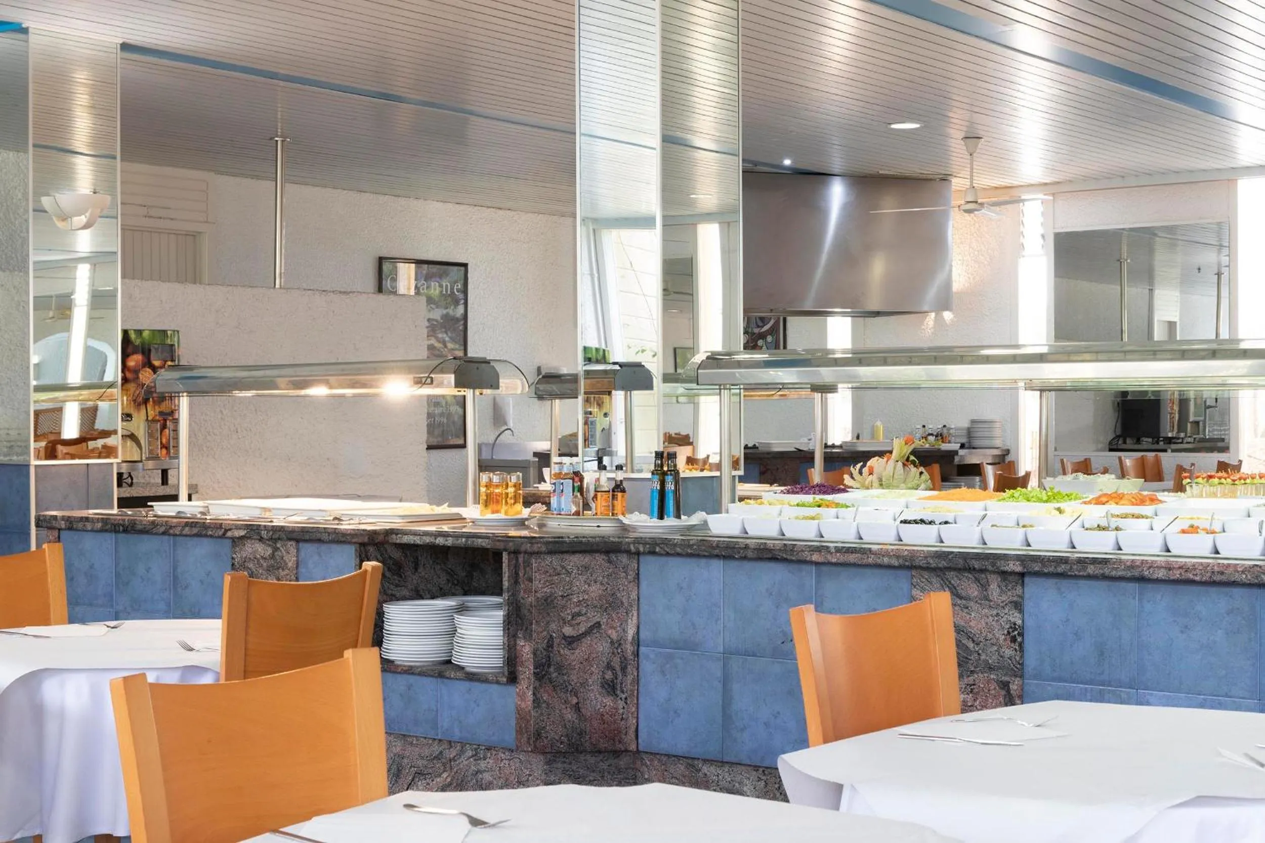 Restaurant/places to eat in Hotel Palia Don Pedro