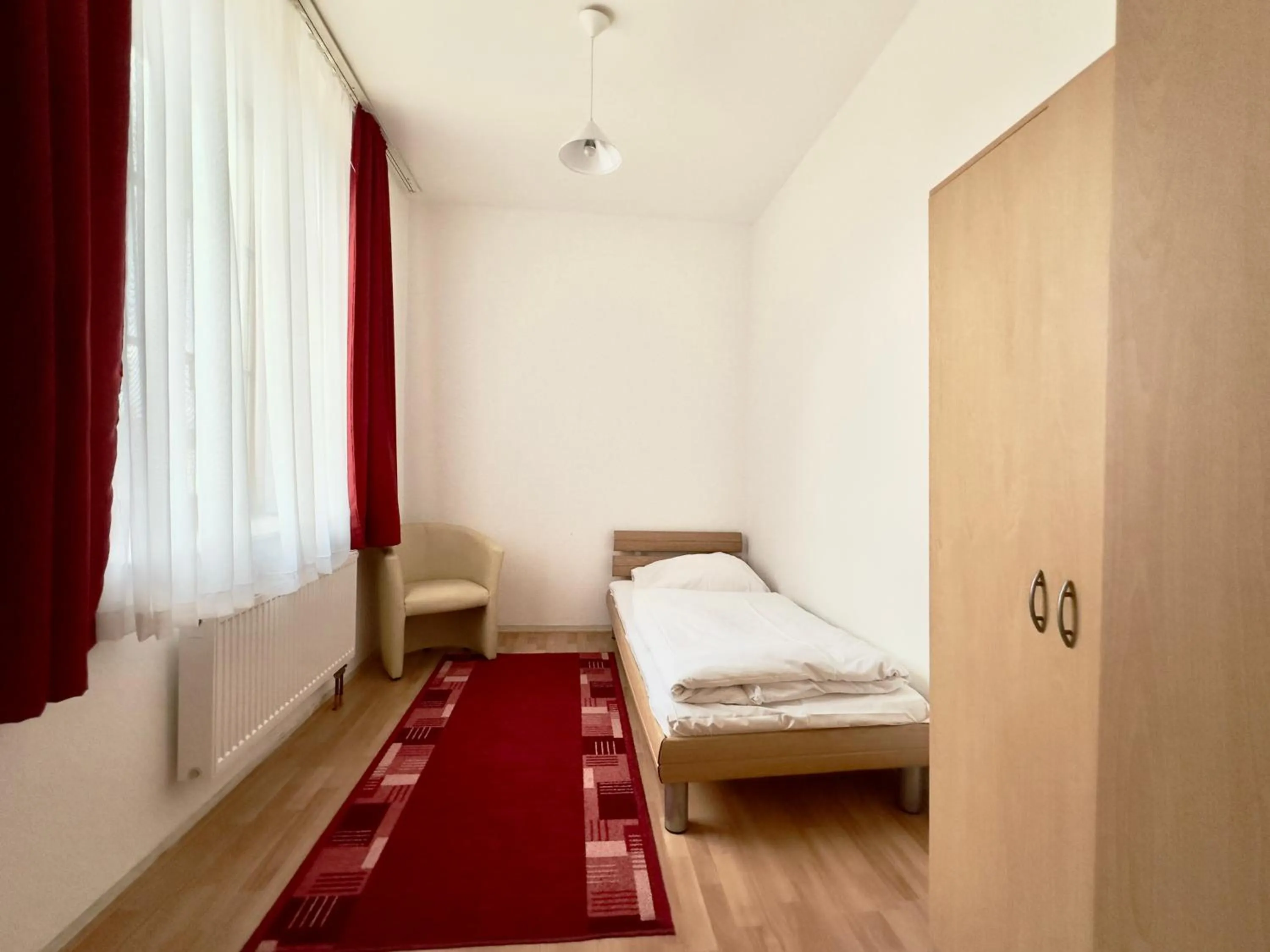 View (from property/room), Bed in Picobello Pension