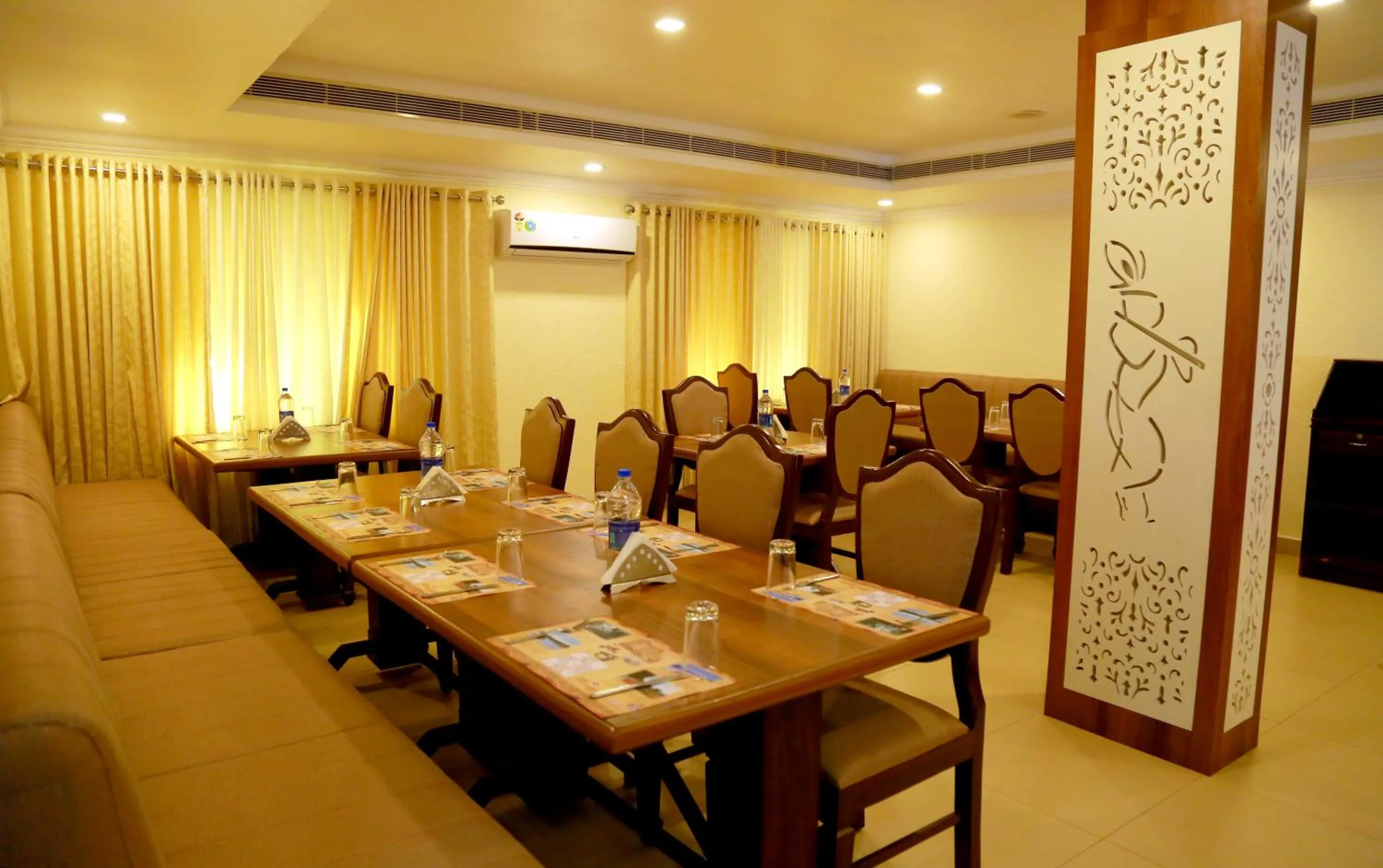 Breakfast in Hotel Horizon International