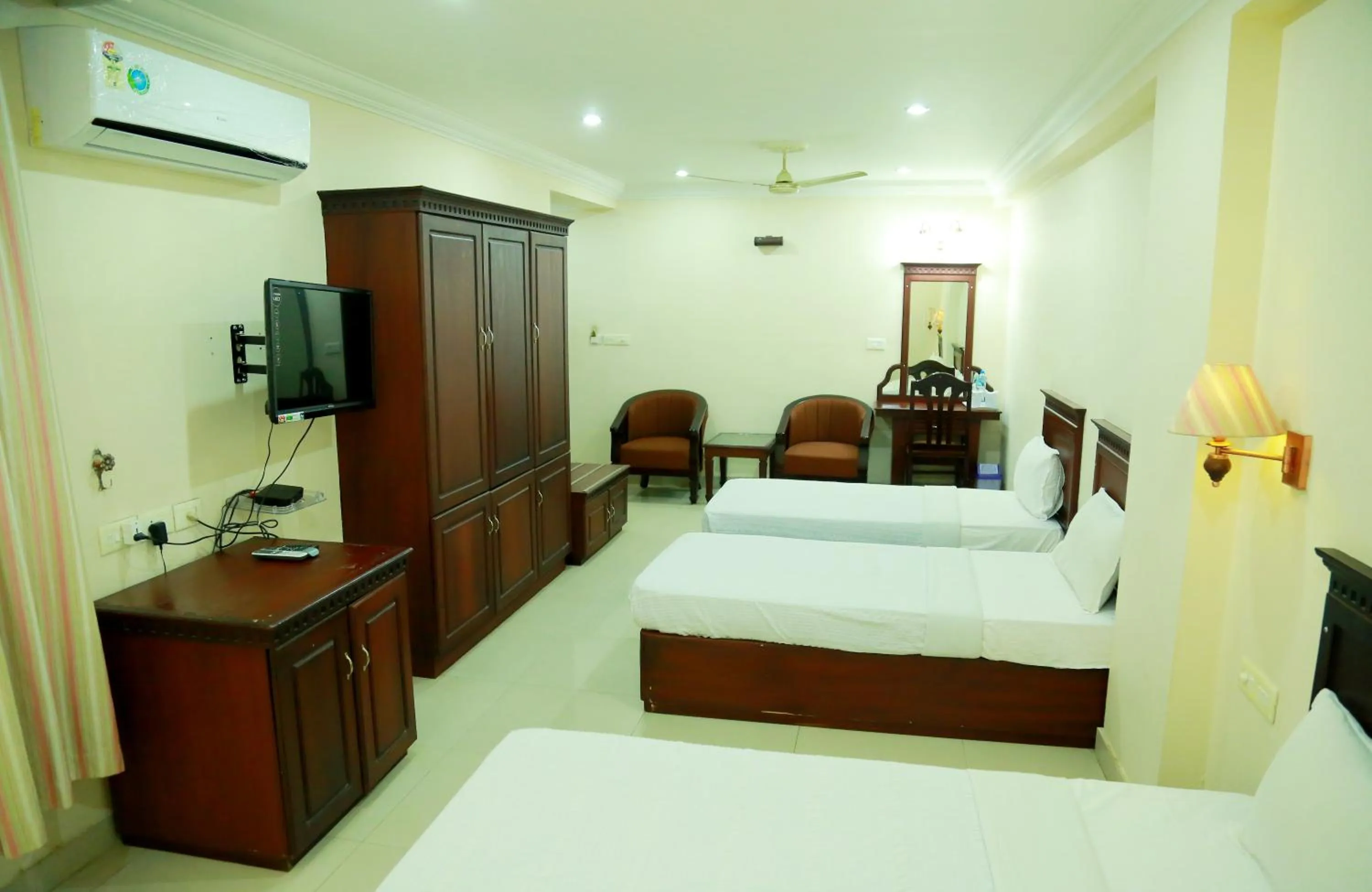 Bed in Hotel Horizon International
