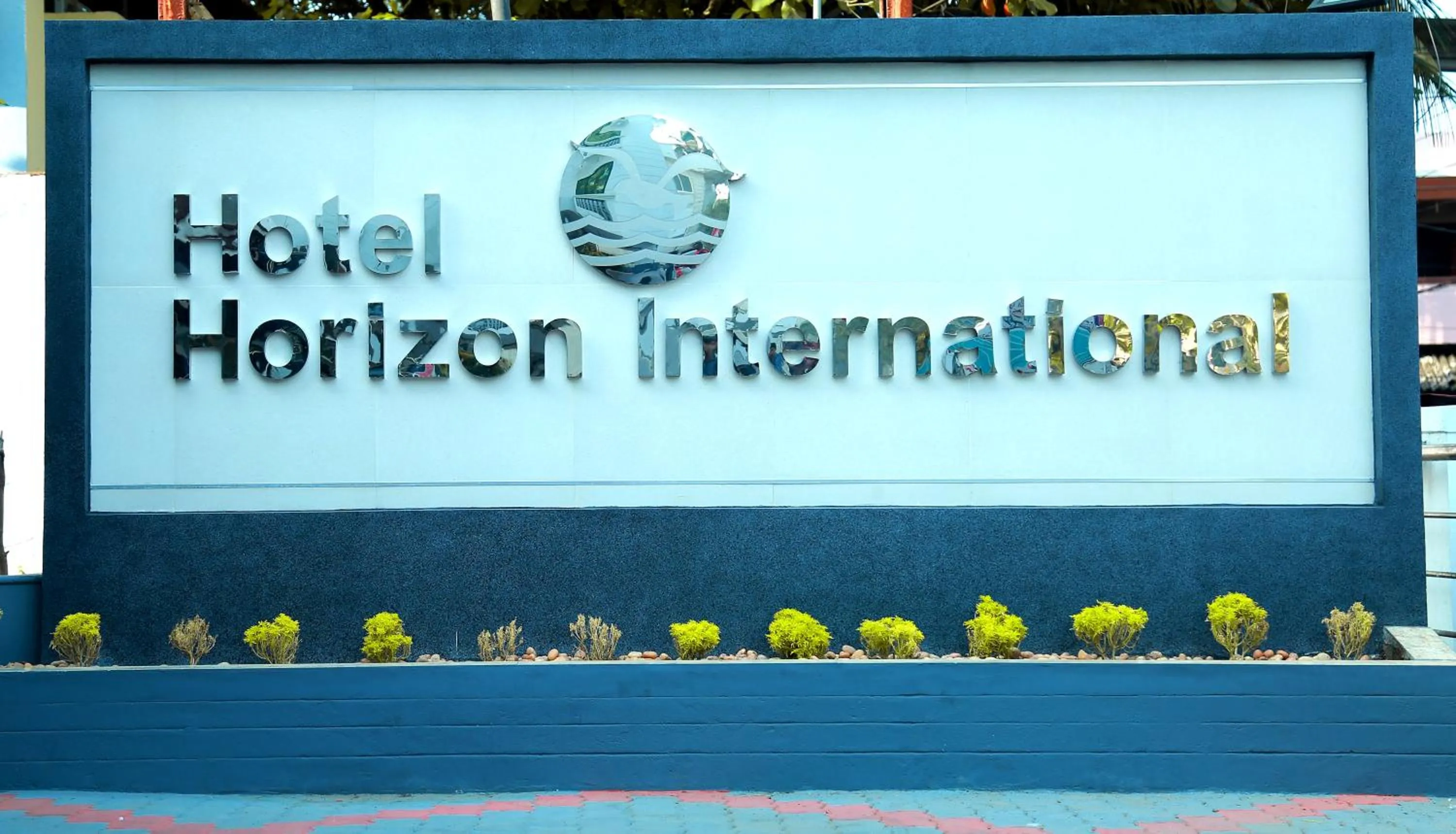 Facade/entrance in Hotel Horizon International
