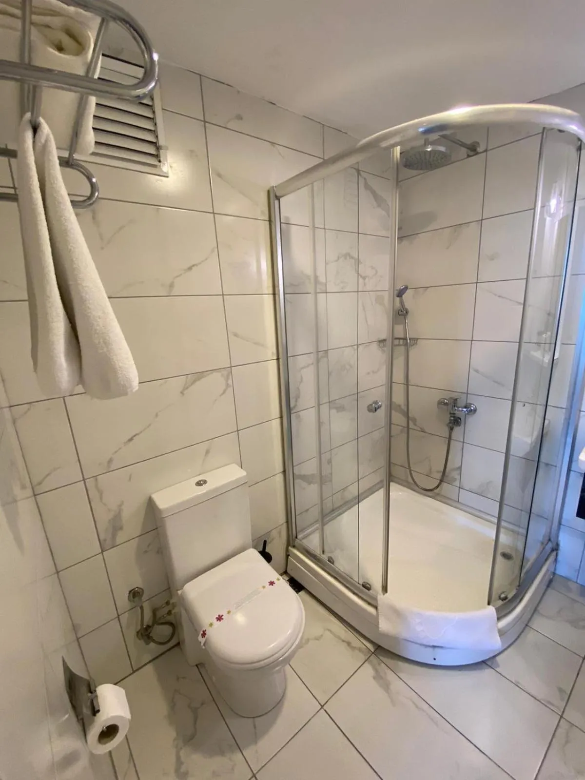 Shower in Star City Hotel