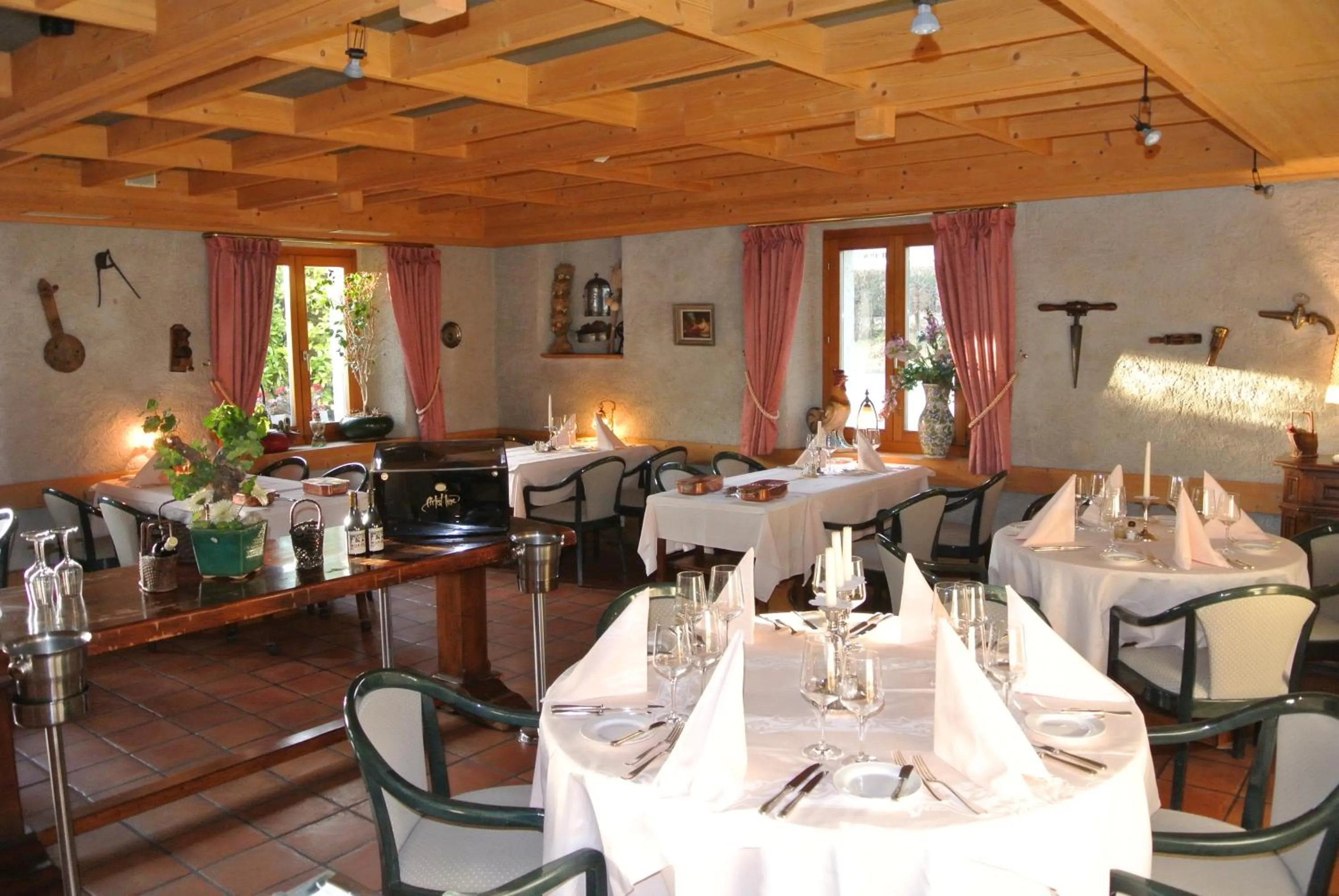 Restaurant/places to eat in Auberge de la Réunion