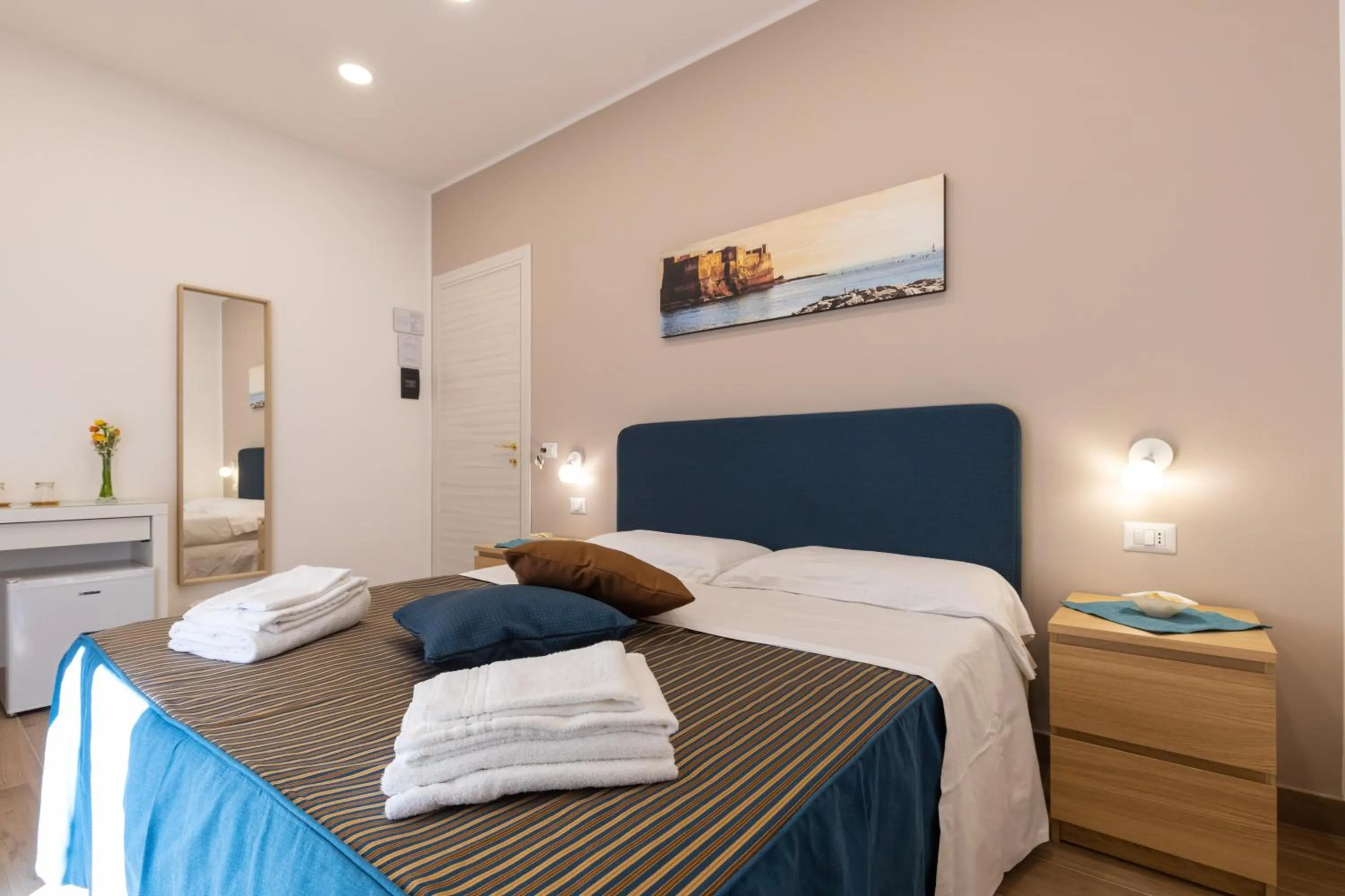 Photo of the whole room, Bed in Napolilive B&B