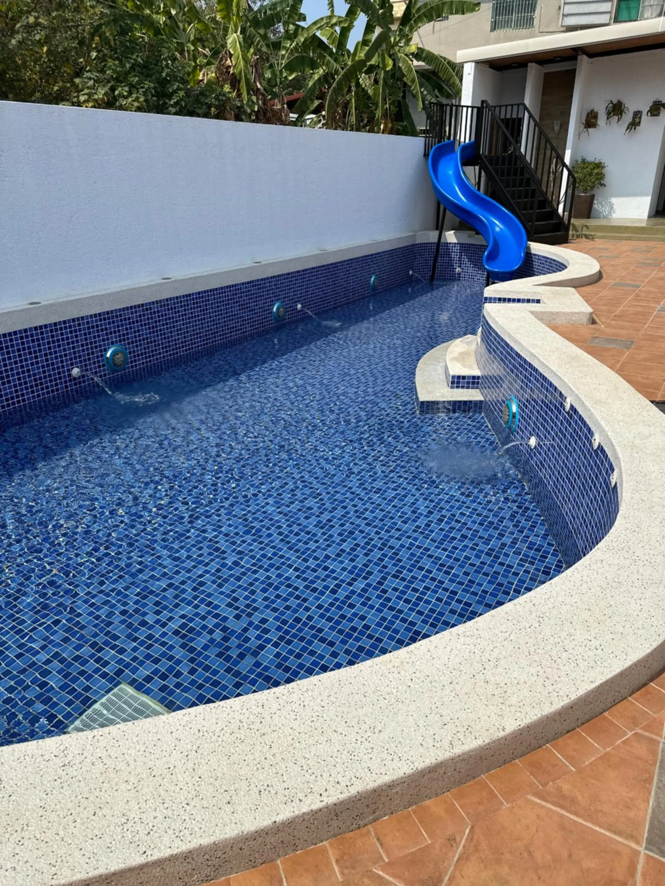 Swimming pool in Su Beautiful Home Stay