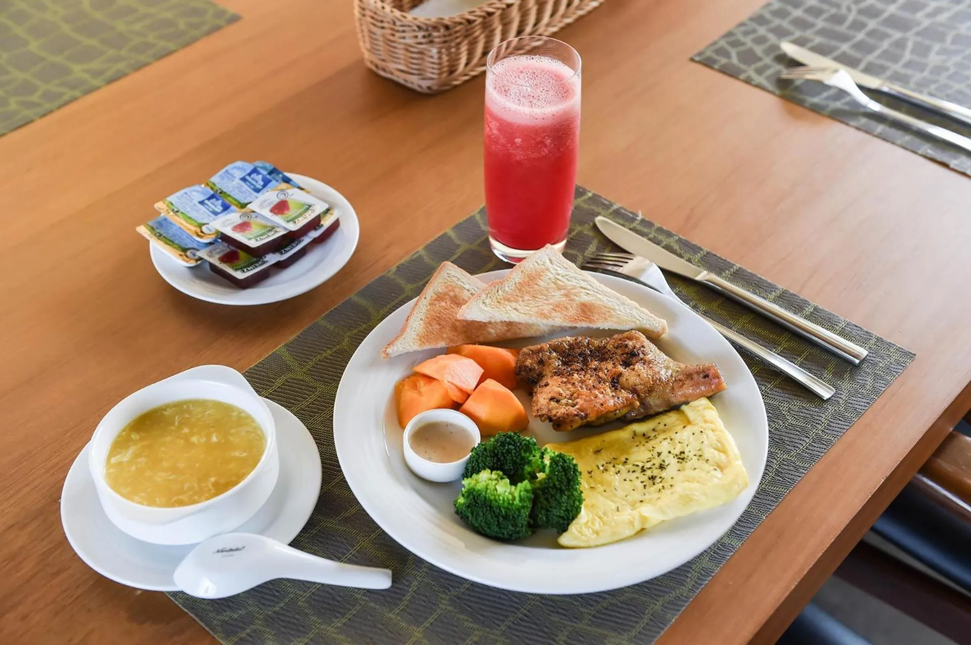 Breakfast in Su Beautiful Home Stay