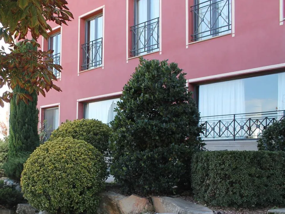 Property building in Hotel Restaurante El Tollo