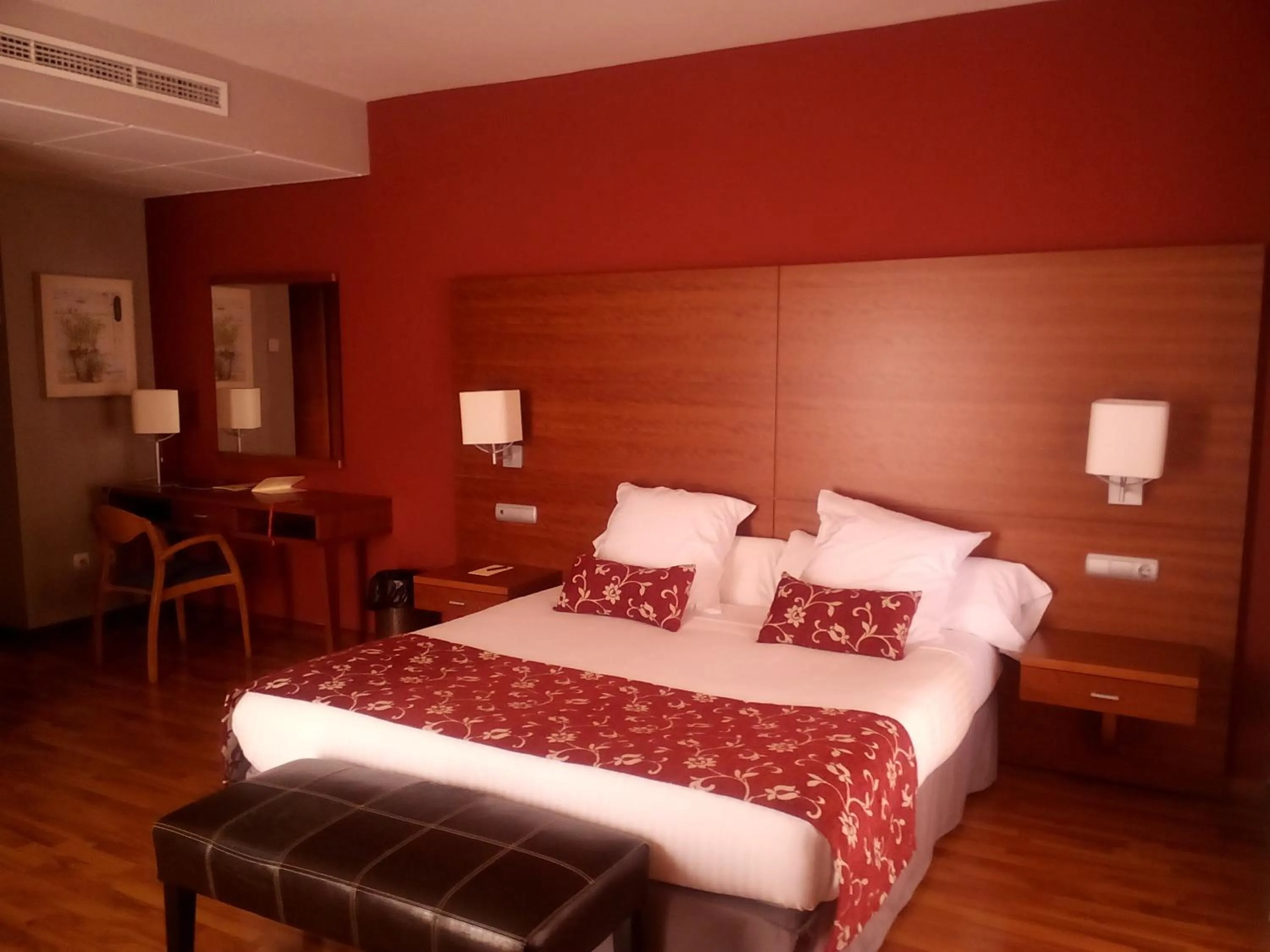 Bed in Hotel Restaurante El Tollo