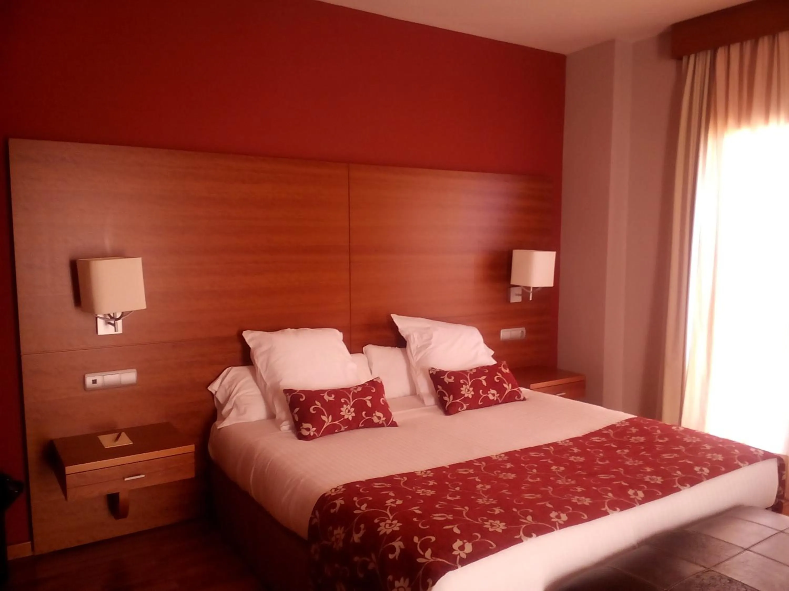 Photo of the whole room, Bed in Hotel Restaurante El Tollo