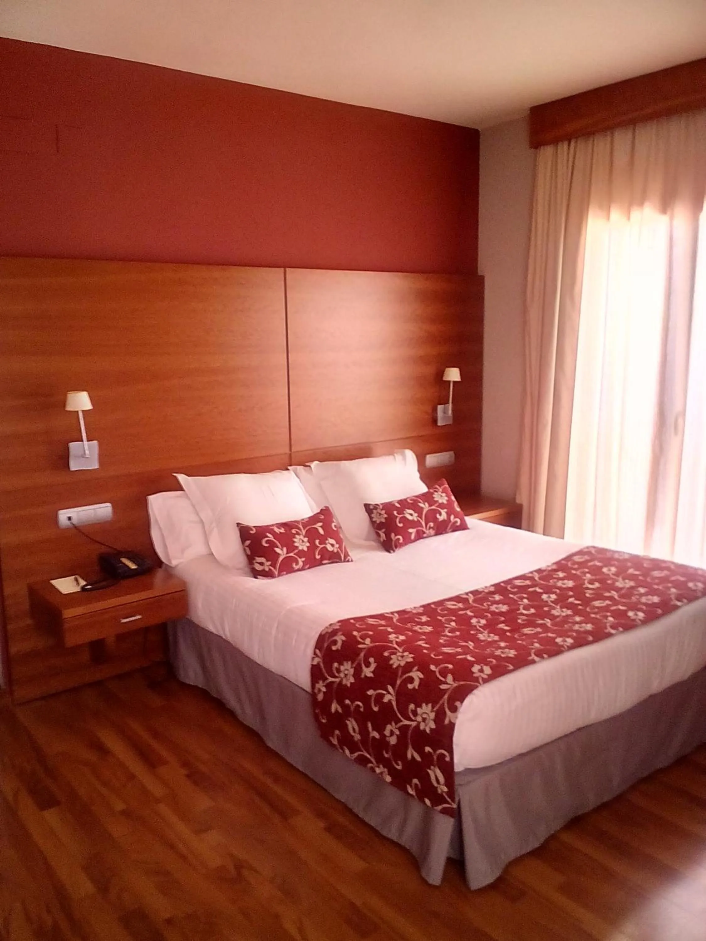 Photo of the whole room, Bed in Hotel Restaurante El Tollo