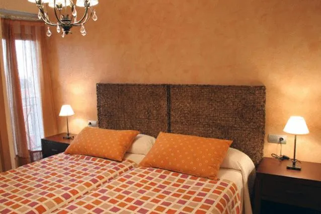 Photo of the whole room, Bed in Hotel Restaurante El Tollo