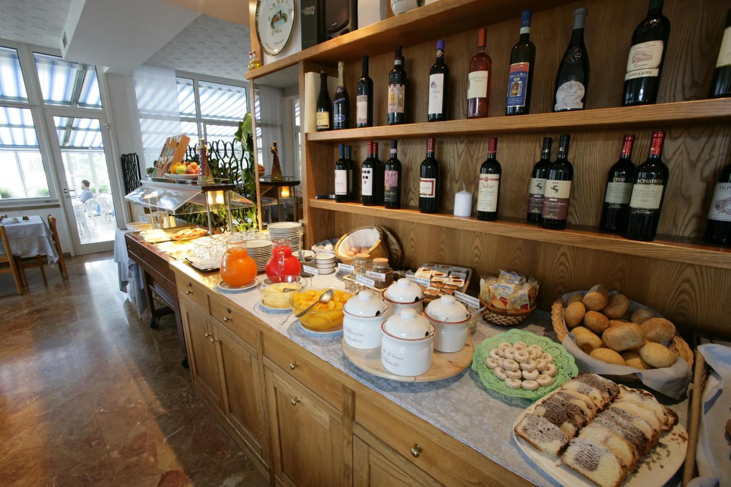 Continental breakfast in Hotel Al Molino