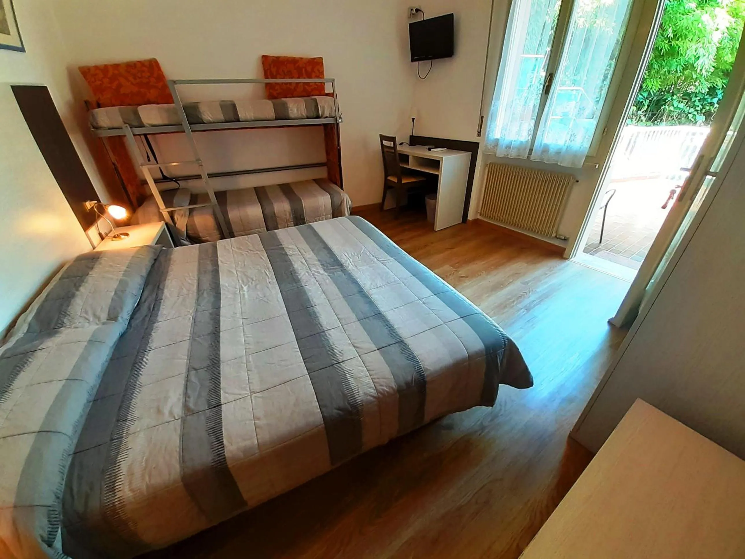 Photo of the whole room, Bed in Hotel Al Molino