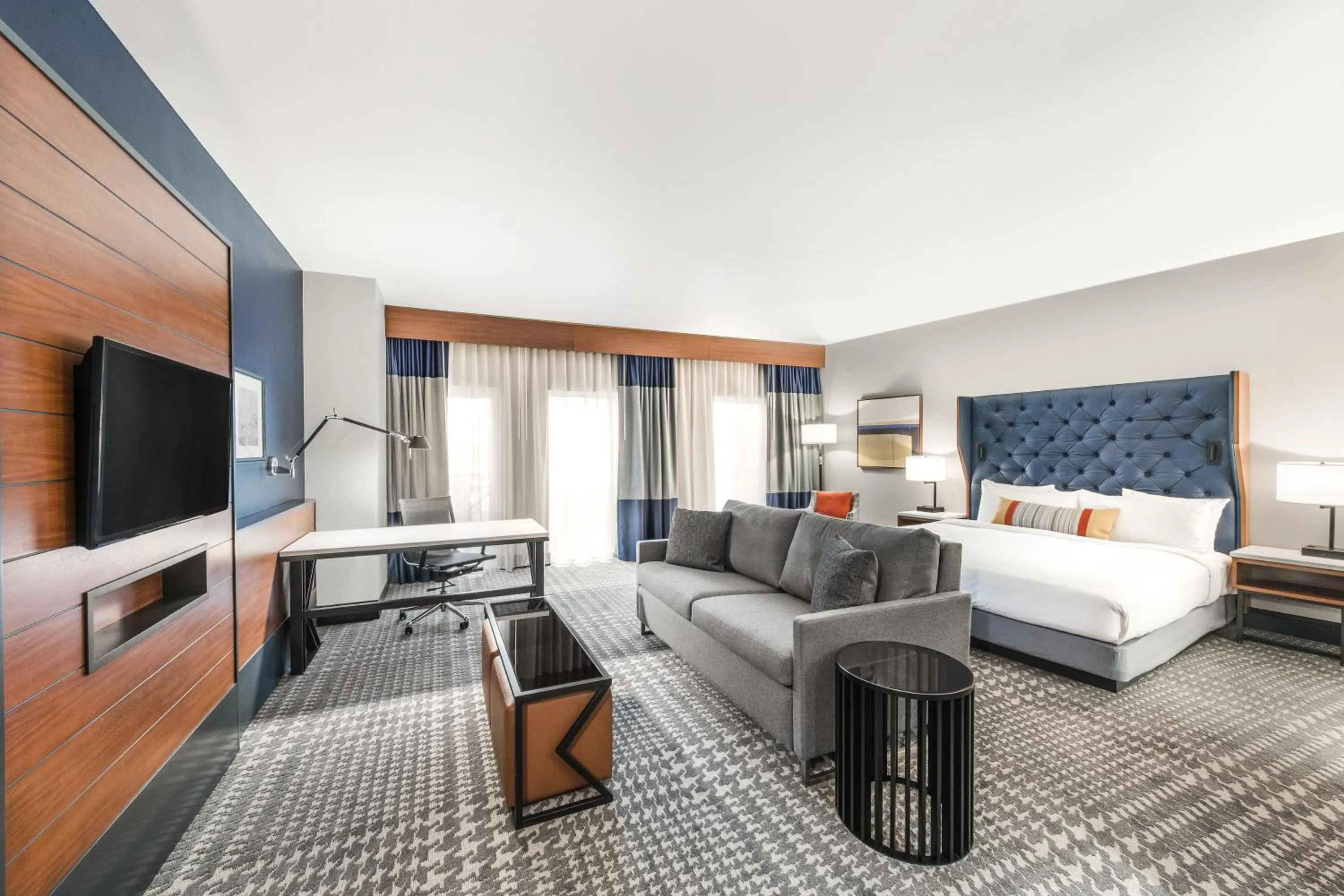 Bed in The Heathman Hotel Kirkland