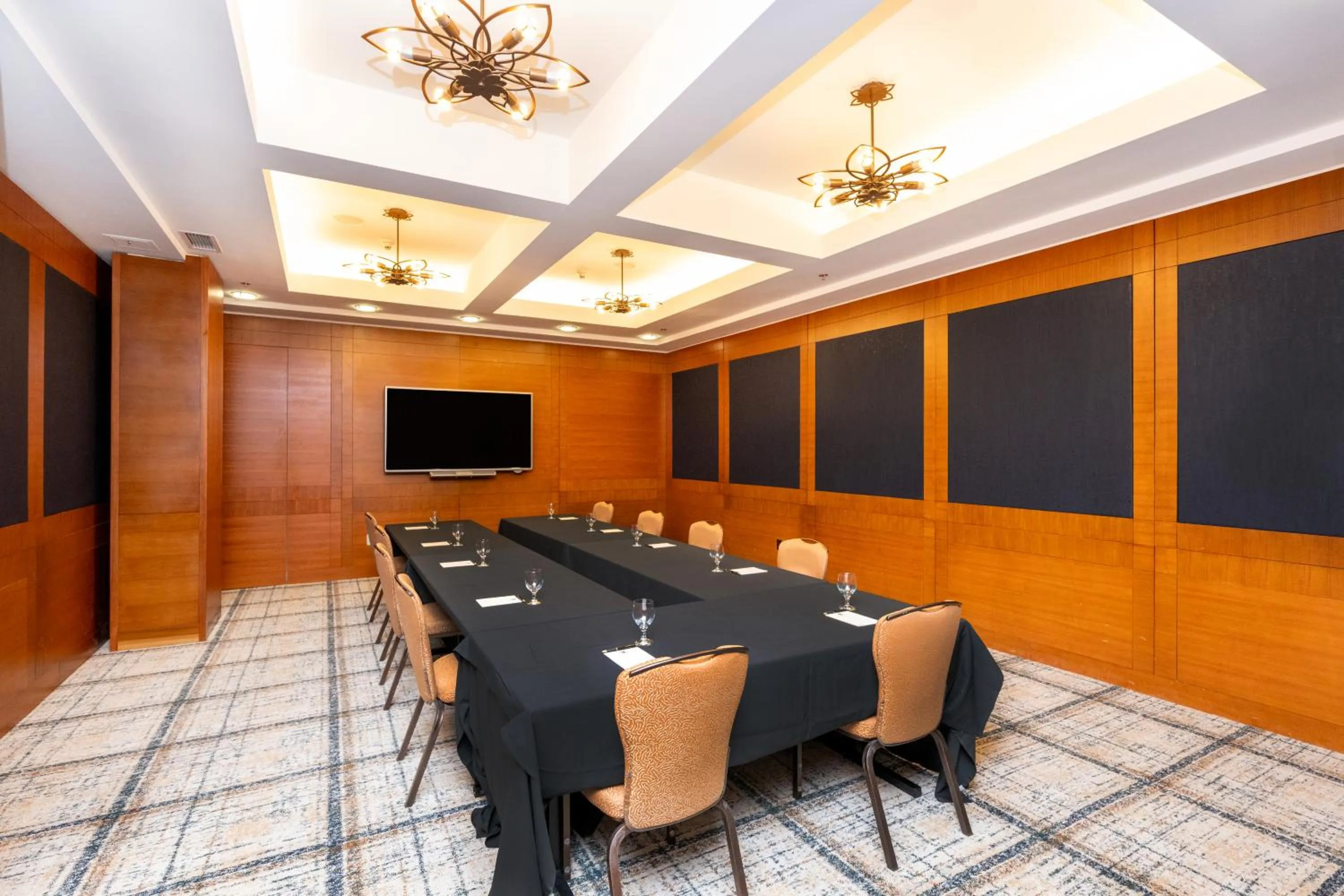 Meeting/conference room in The Heathman Hotel Kirkland