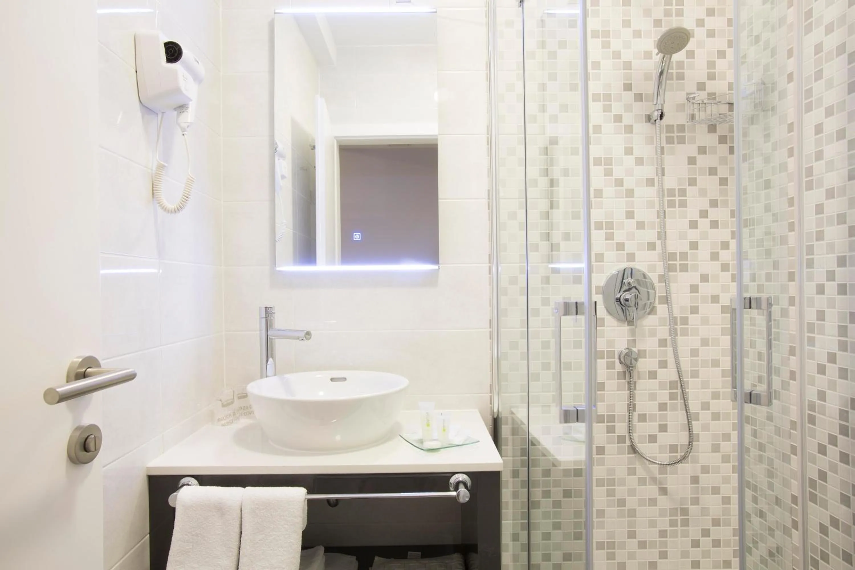 Shower in Boutique Hotel Intermezzo - Pag centre