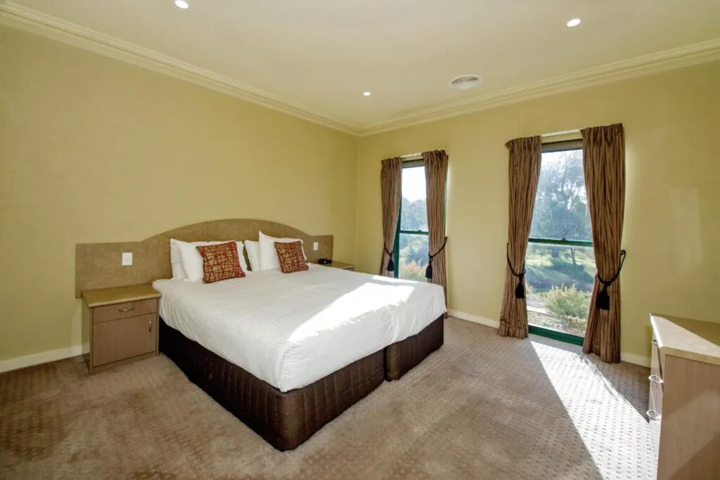 Bedroom, Bed in Yarrawonga Mulwala Golf Club