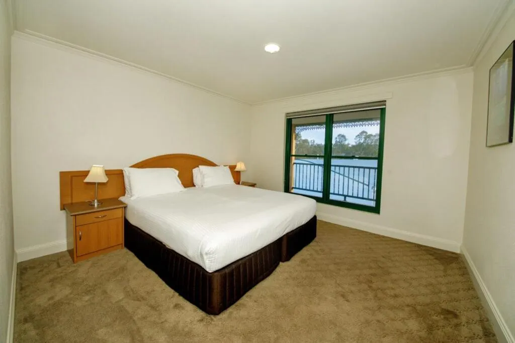 Bedroom, Bed in Yarrawonga Mulwala Golf Club
