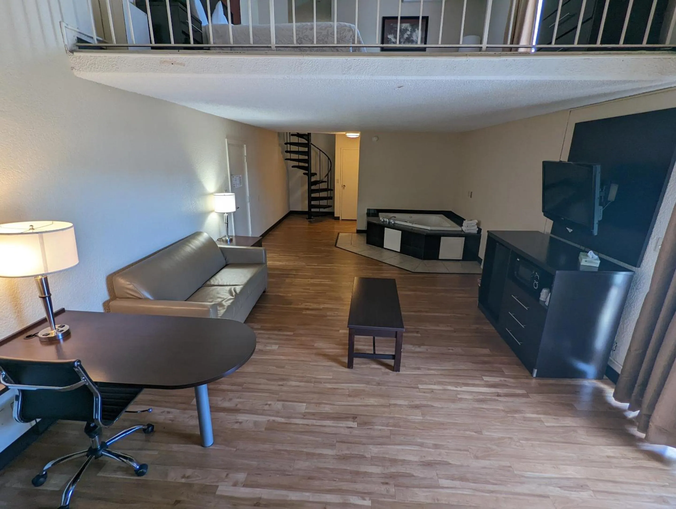 Photo of the whole room in Red Roof Inn PLUS+ Wichita East