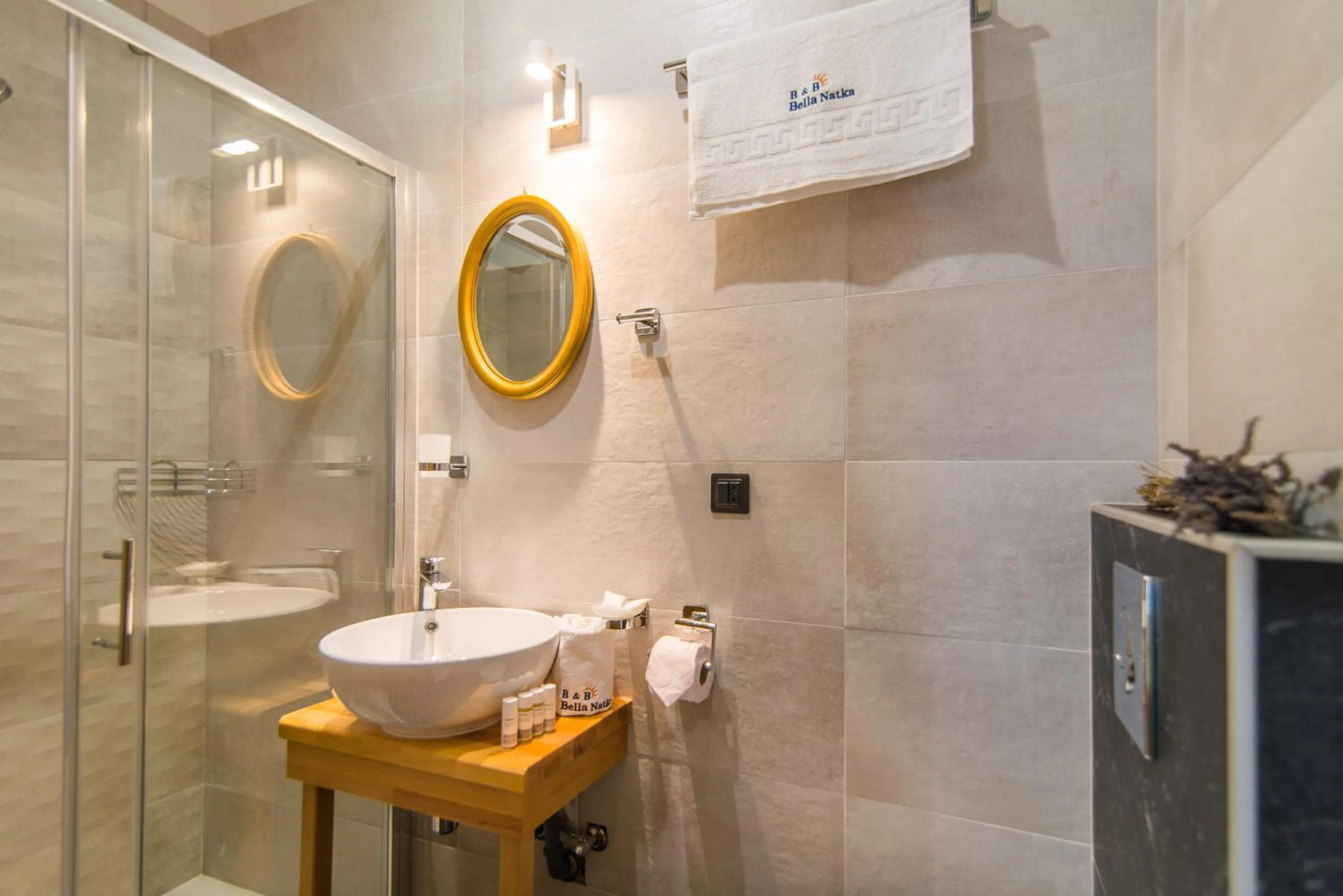 Shower in Bella Natka Bed and Breakfast