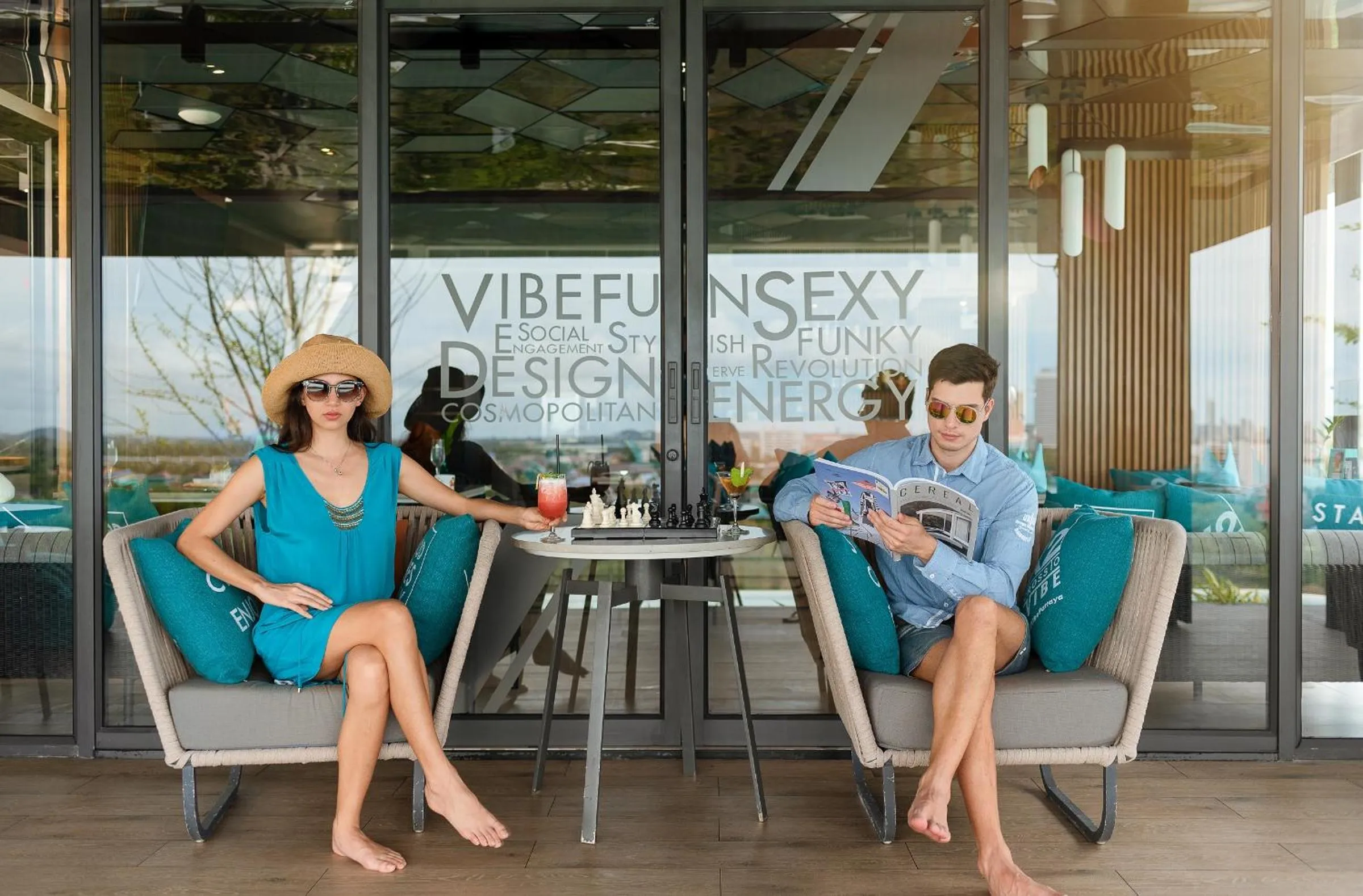 Restaurant/places to eat in Seaphere Pattaya Hotel by Elite Suites