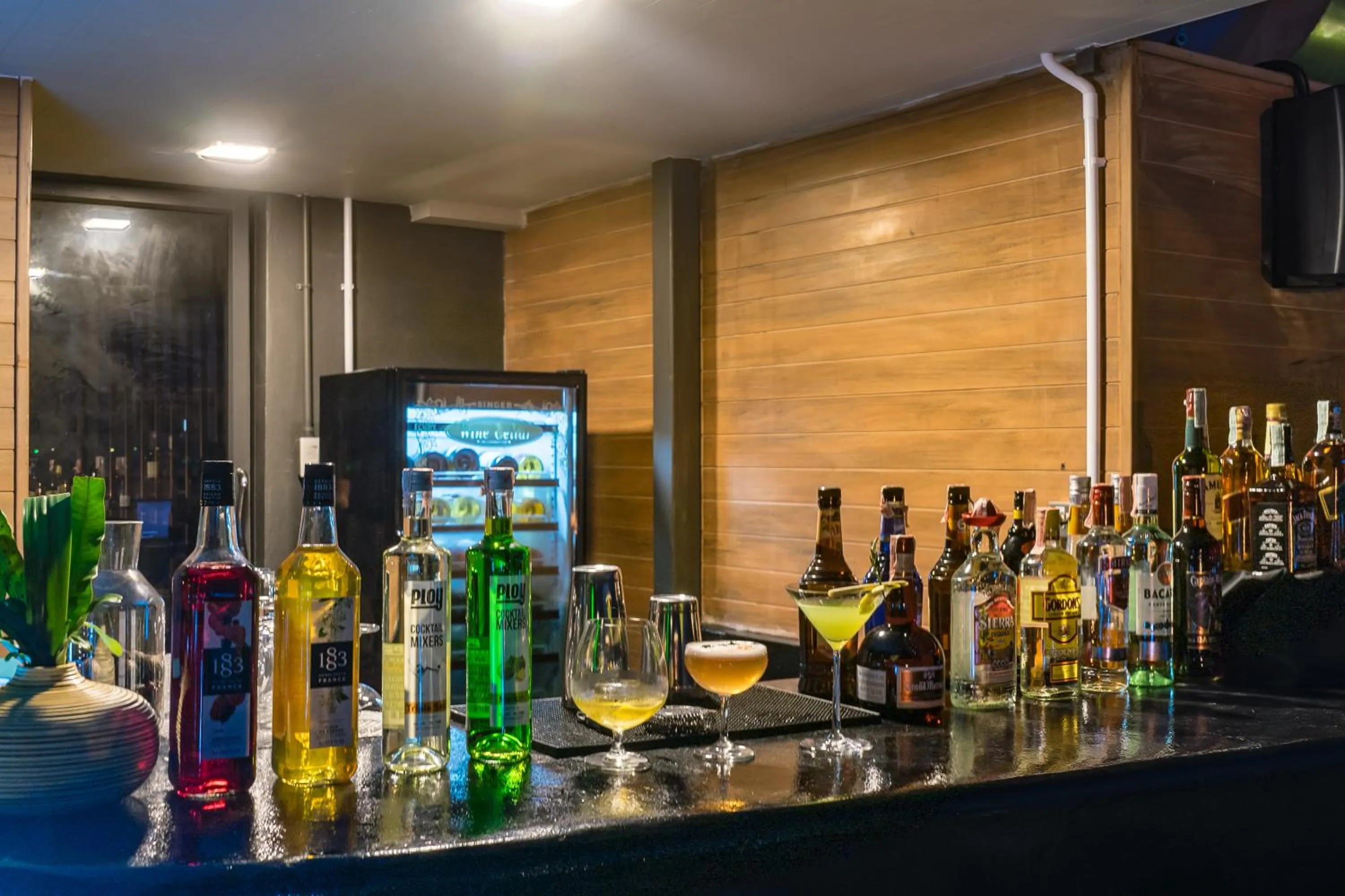 Lounge or bar in Seaphere Pattaya Hotel by Elite Suites