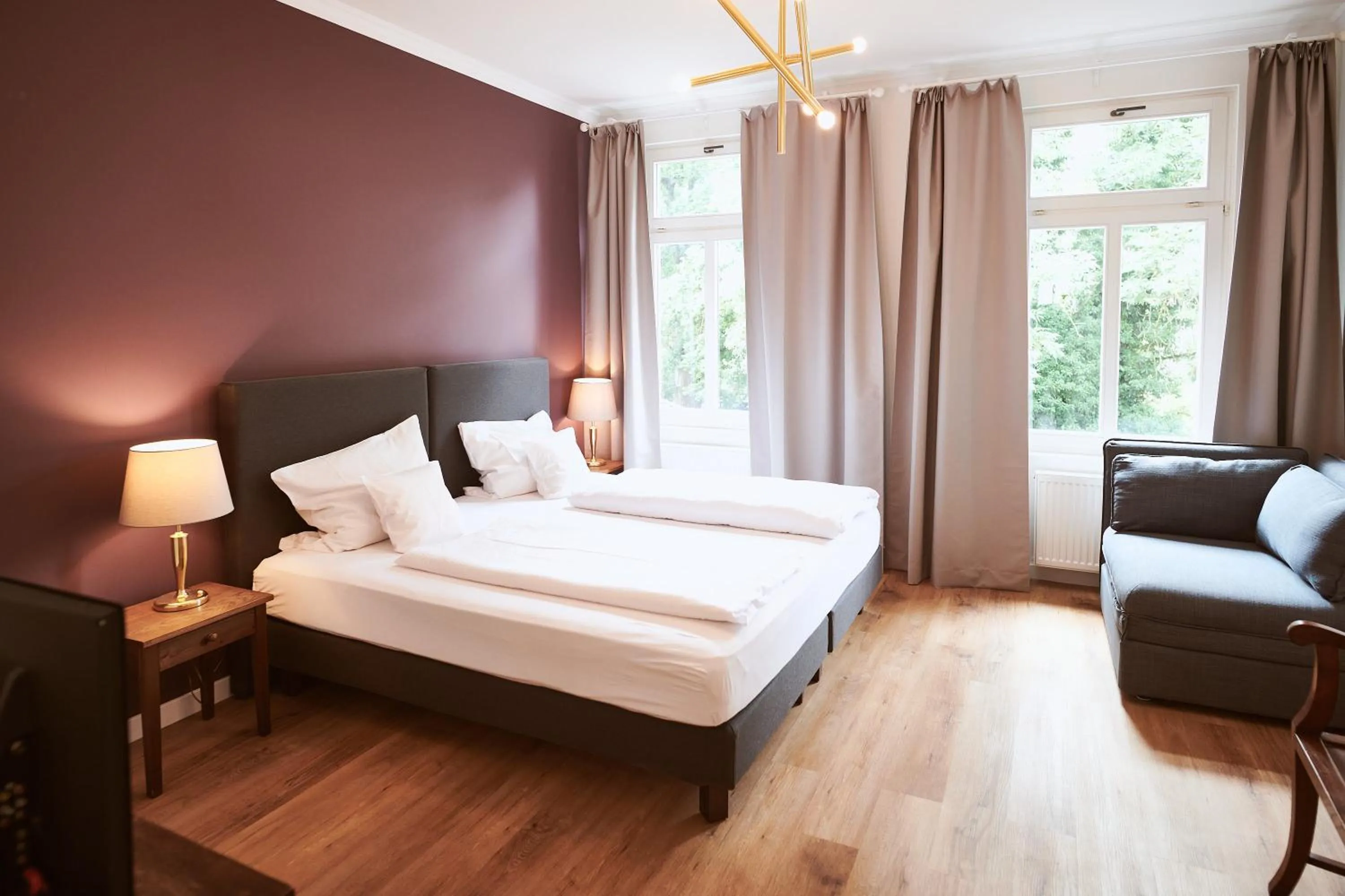 Bedroom, Bed in Gutshotel Baron Knyphausen