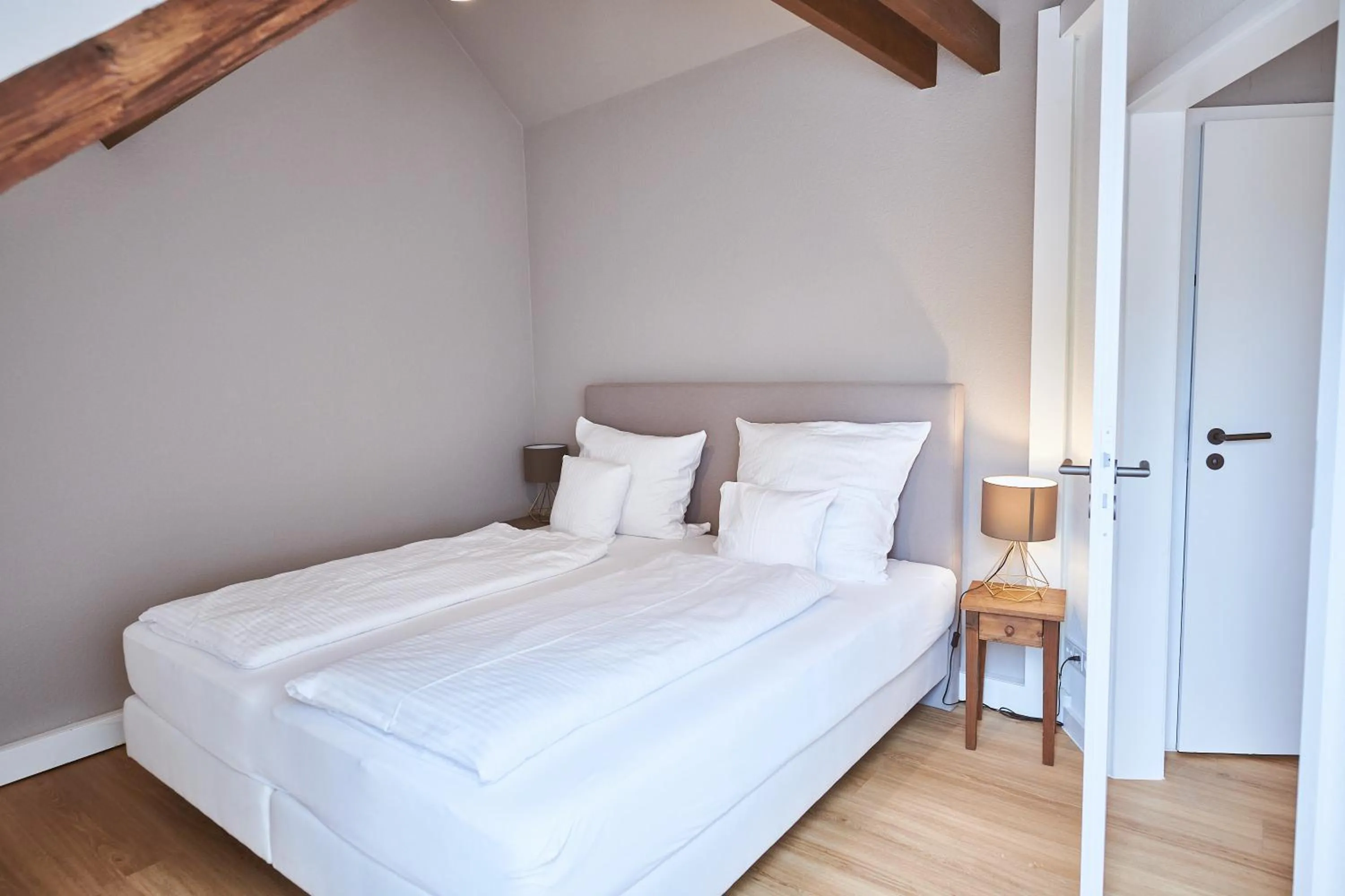 Bedroom, Bed in Gutshotel Baron Knyphausen