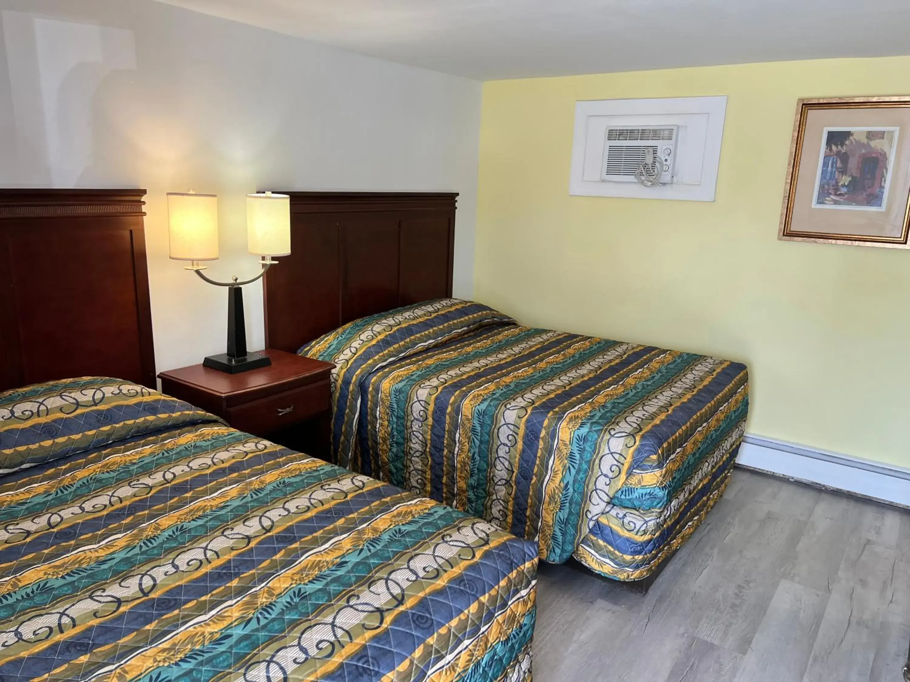 Standard Double Room with Two Double Beds - Non-Smoking in Budget Inn Motel Suites Somers Point Standard Double Room with Two Double Beds - Non-Smoking in Budget Inn Motel Suites Somers Point