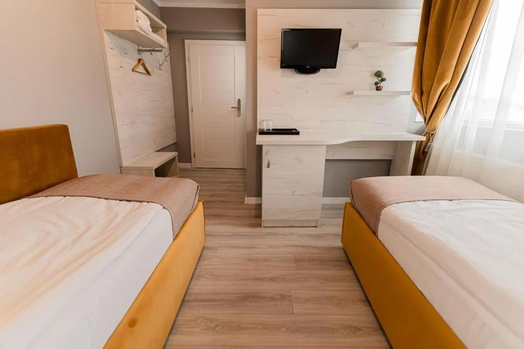 TV and multimedia, Bed in Pensiunea Elisei