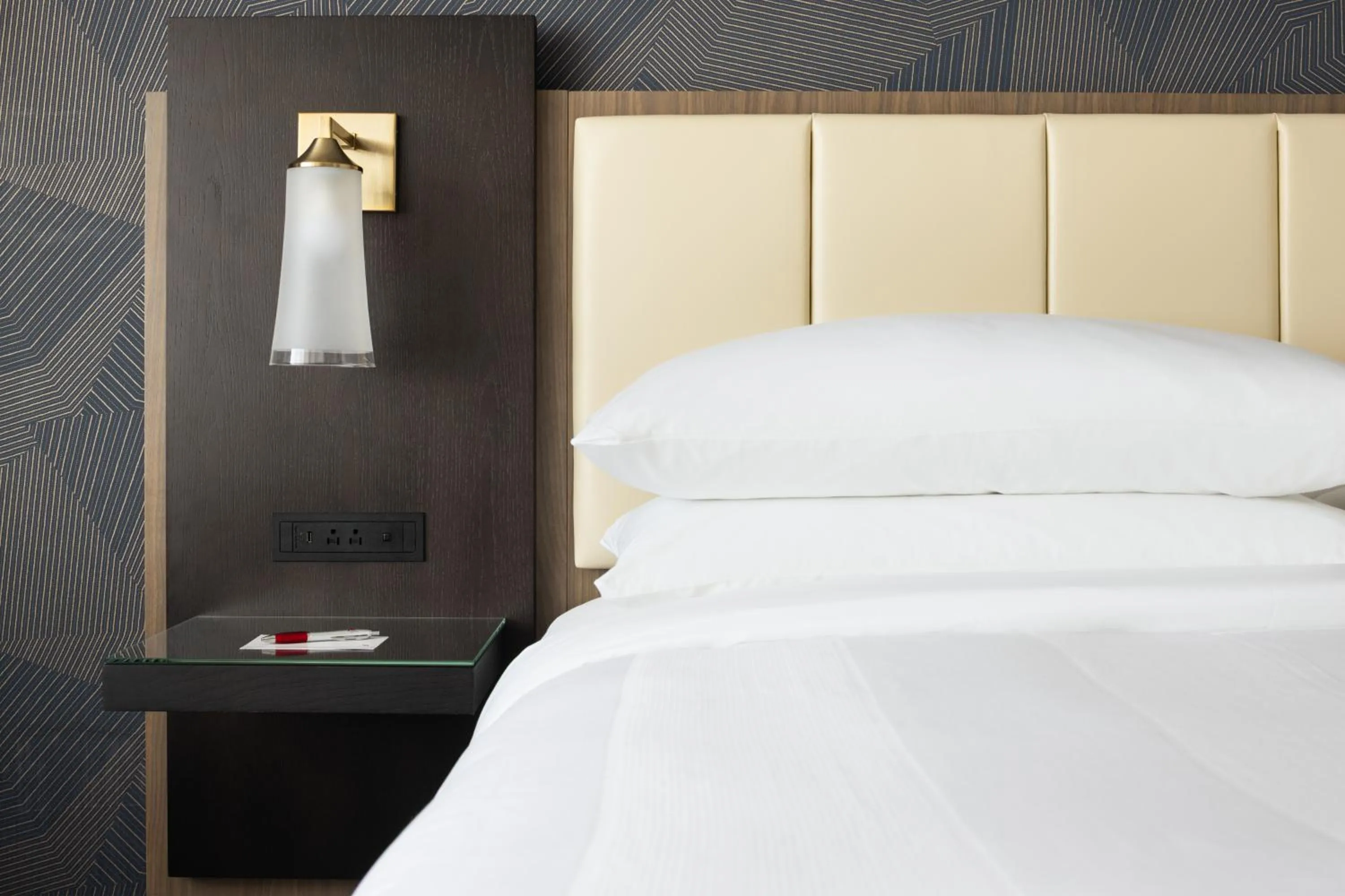 Bed in Marriott Bloomington Normal Hotel and Conference Center