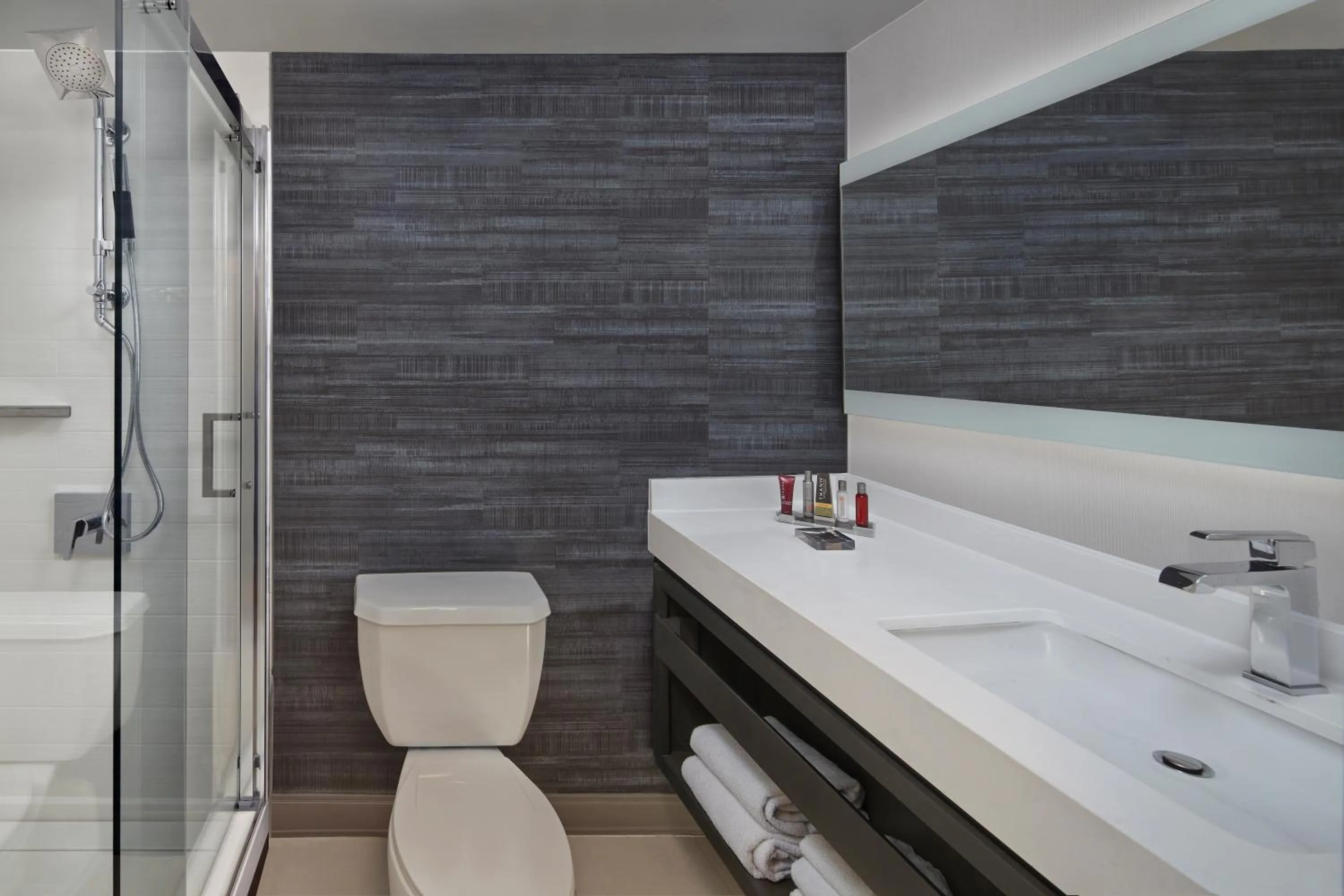 Shower in Marriott Providence Downtown