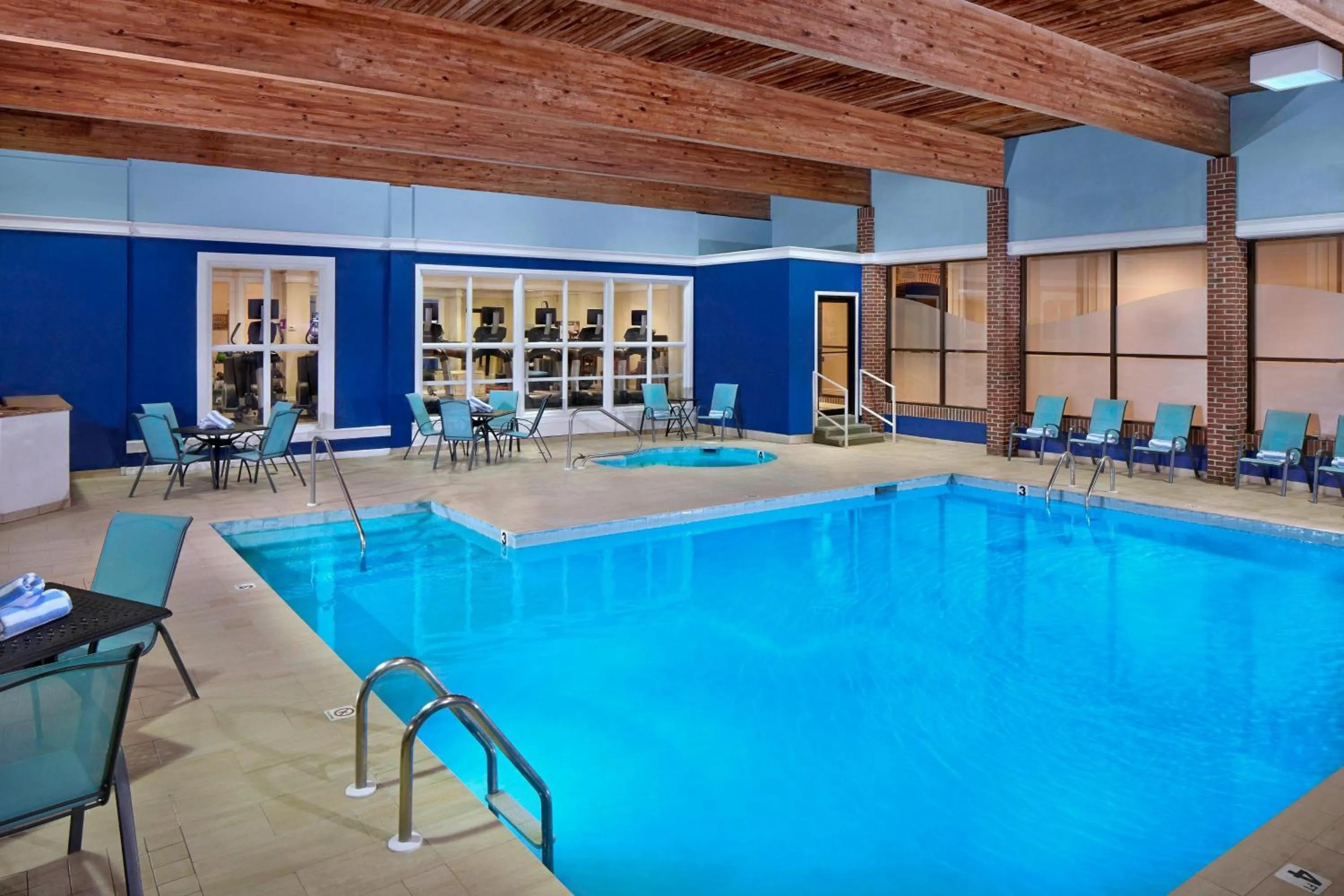 Swimming pool in Marriott Providence Downtown