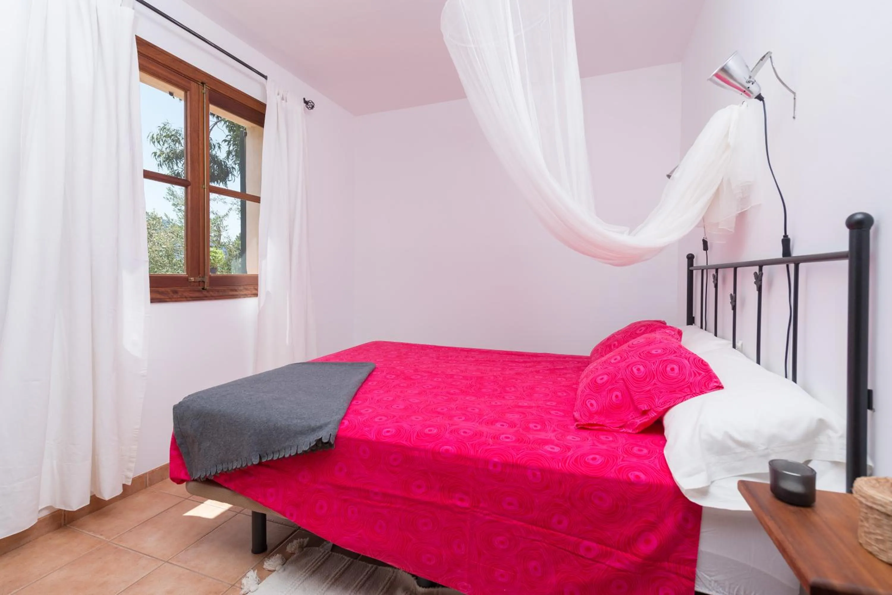 Bedroom, Bed in Son Bou