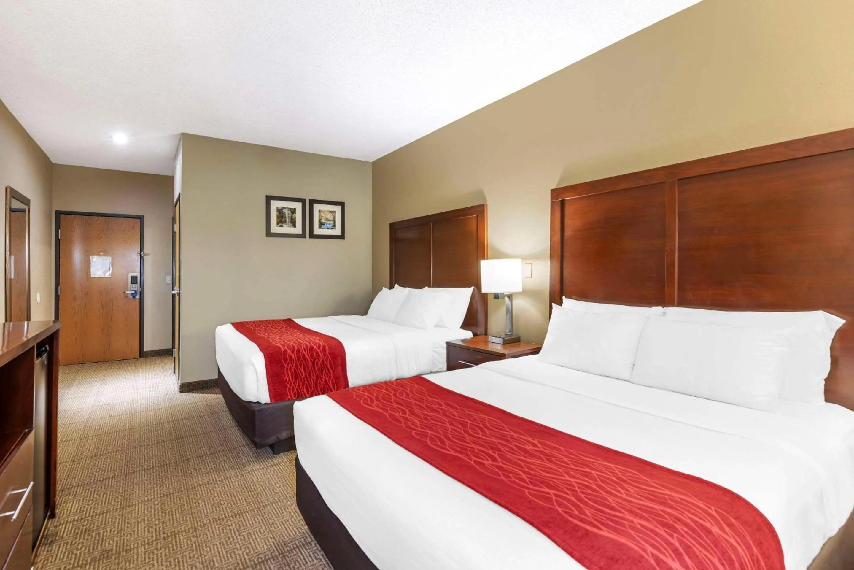 Bedroom in Comfort Inn Grain Valley