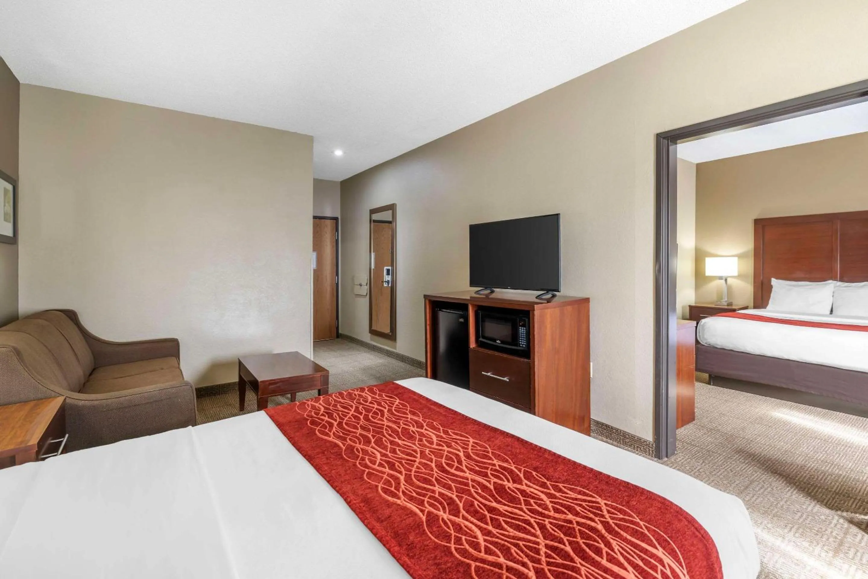 Bedroom in Comfort Inn Grain Valley