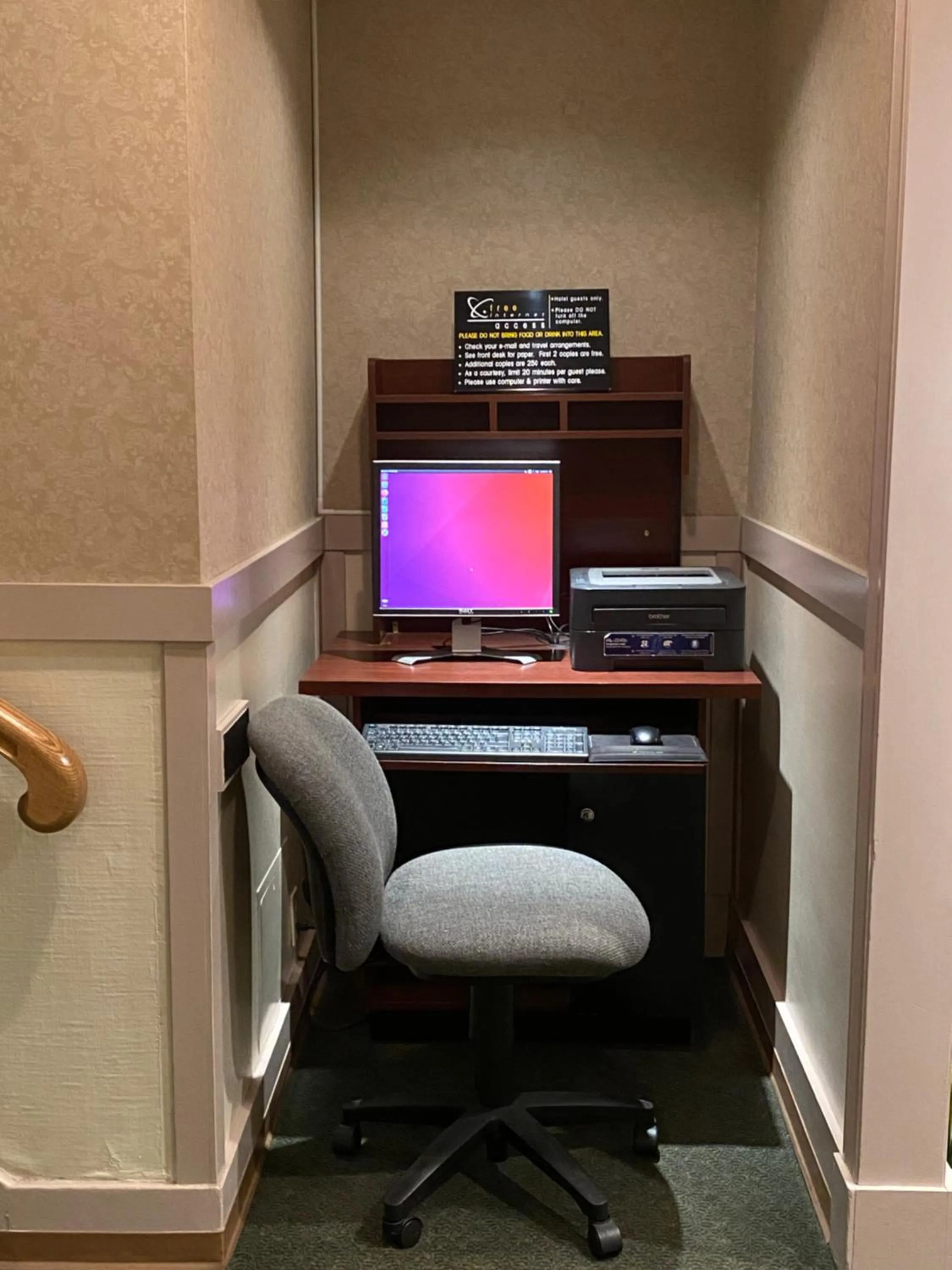 Business facilities in Kingston Hotel