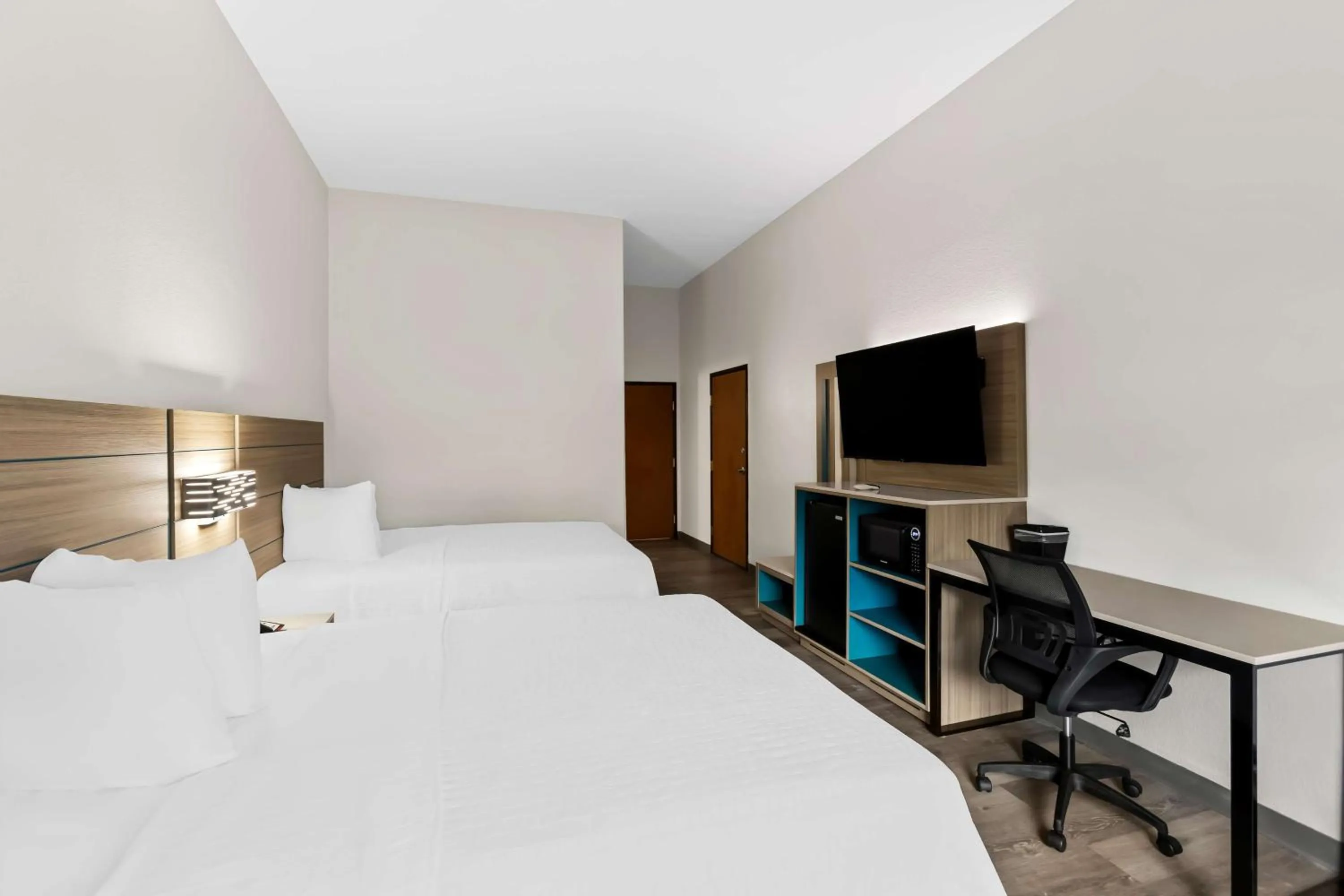 Bedroom, Bed in Econo Lodge Inn & Suites Beaumont